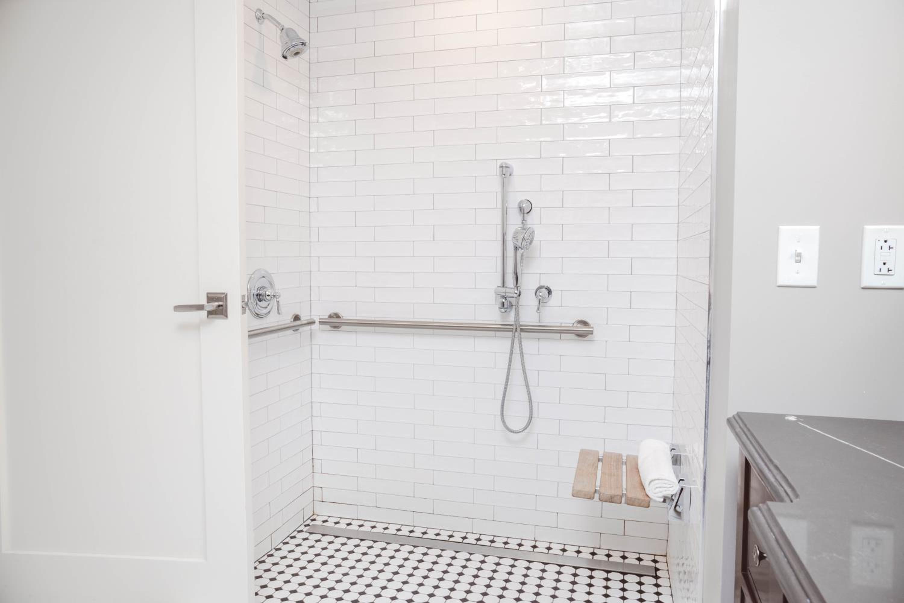 King Suite Disability Accessible photo 3