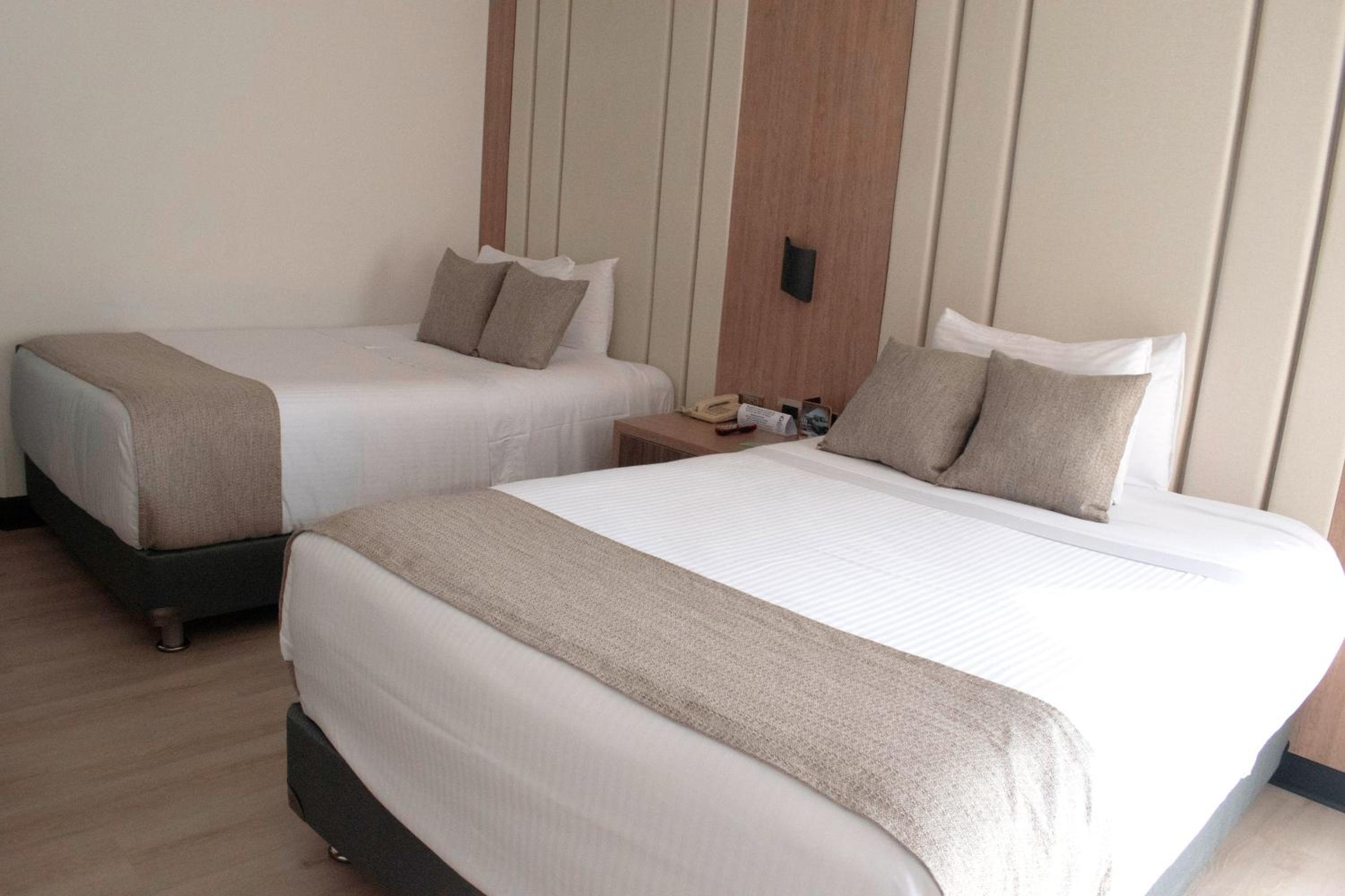 Standard Twin Room - Photo 6