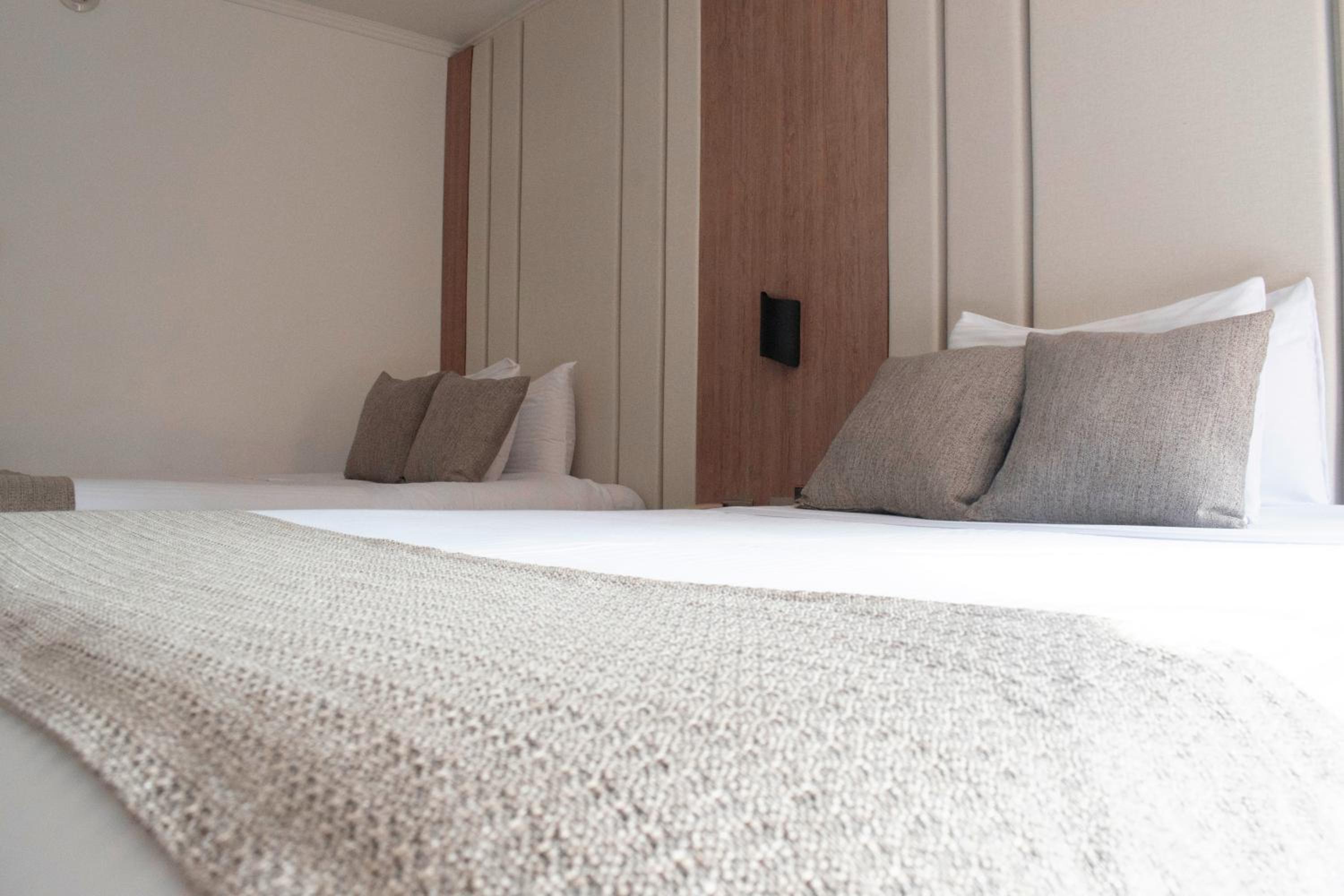 Standard Twin Room - Photo 1