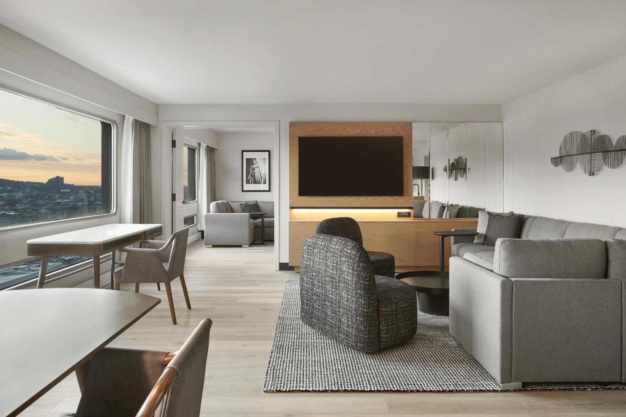 Specialty King Room with Sofa Bed - Photo 4
