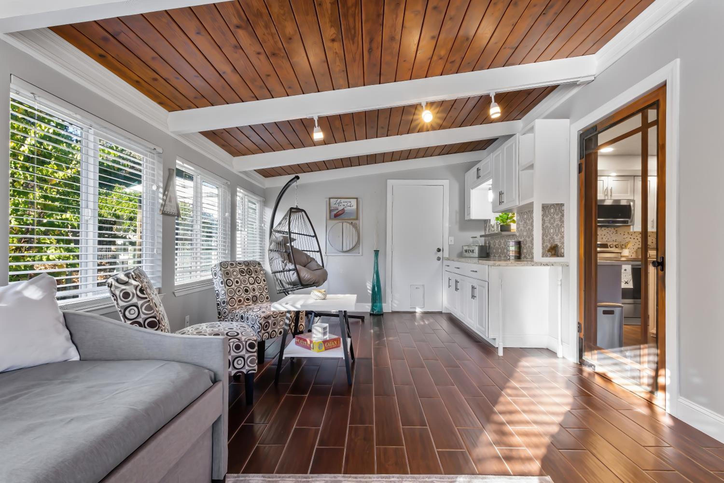 Three-Bedroom House photo 2