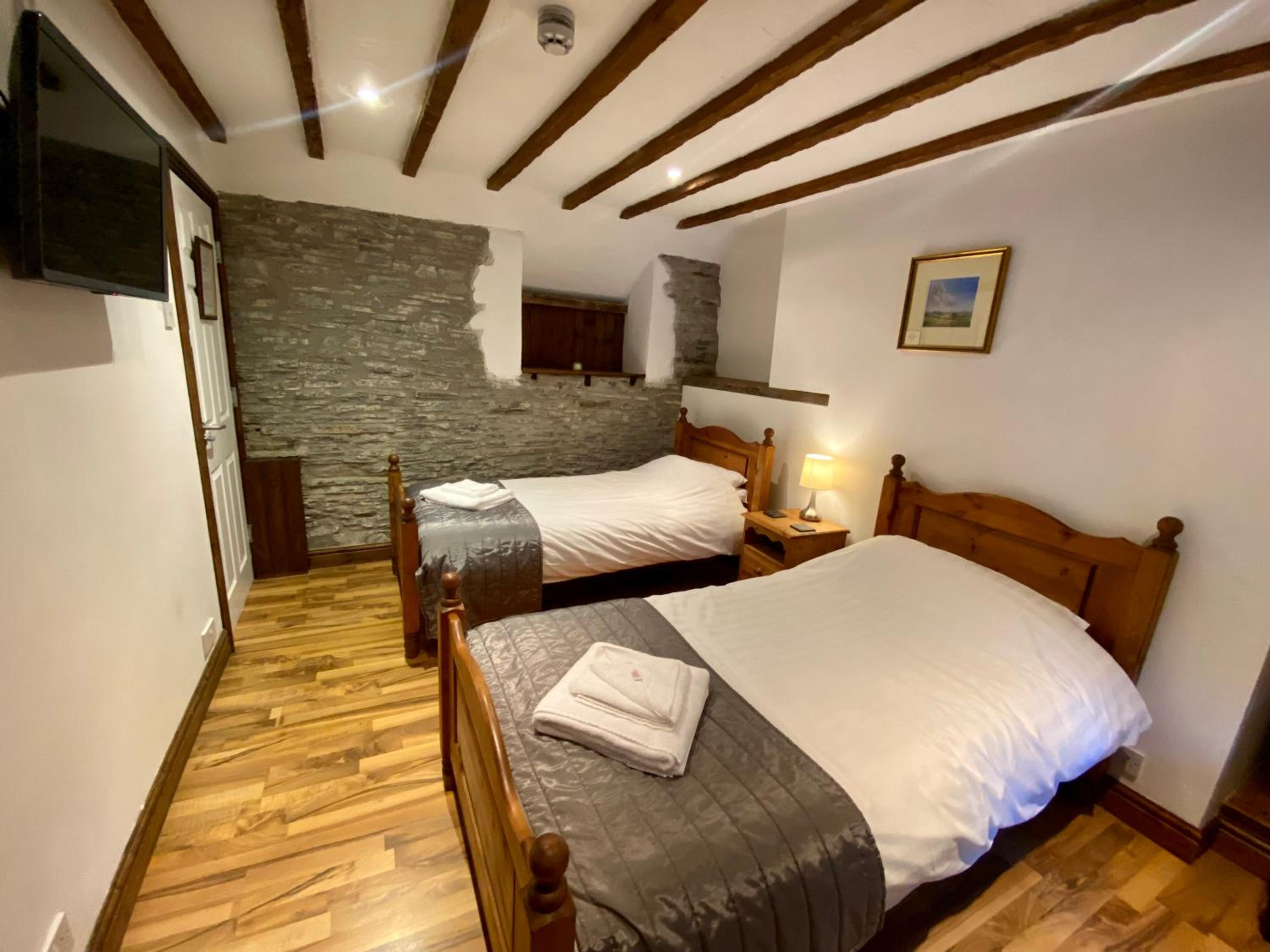 Standard Twin Room with Shower