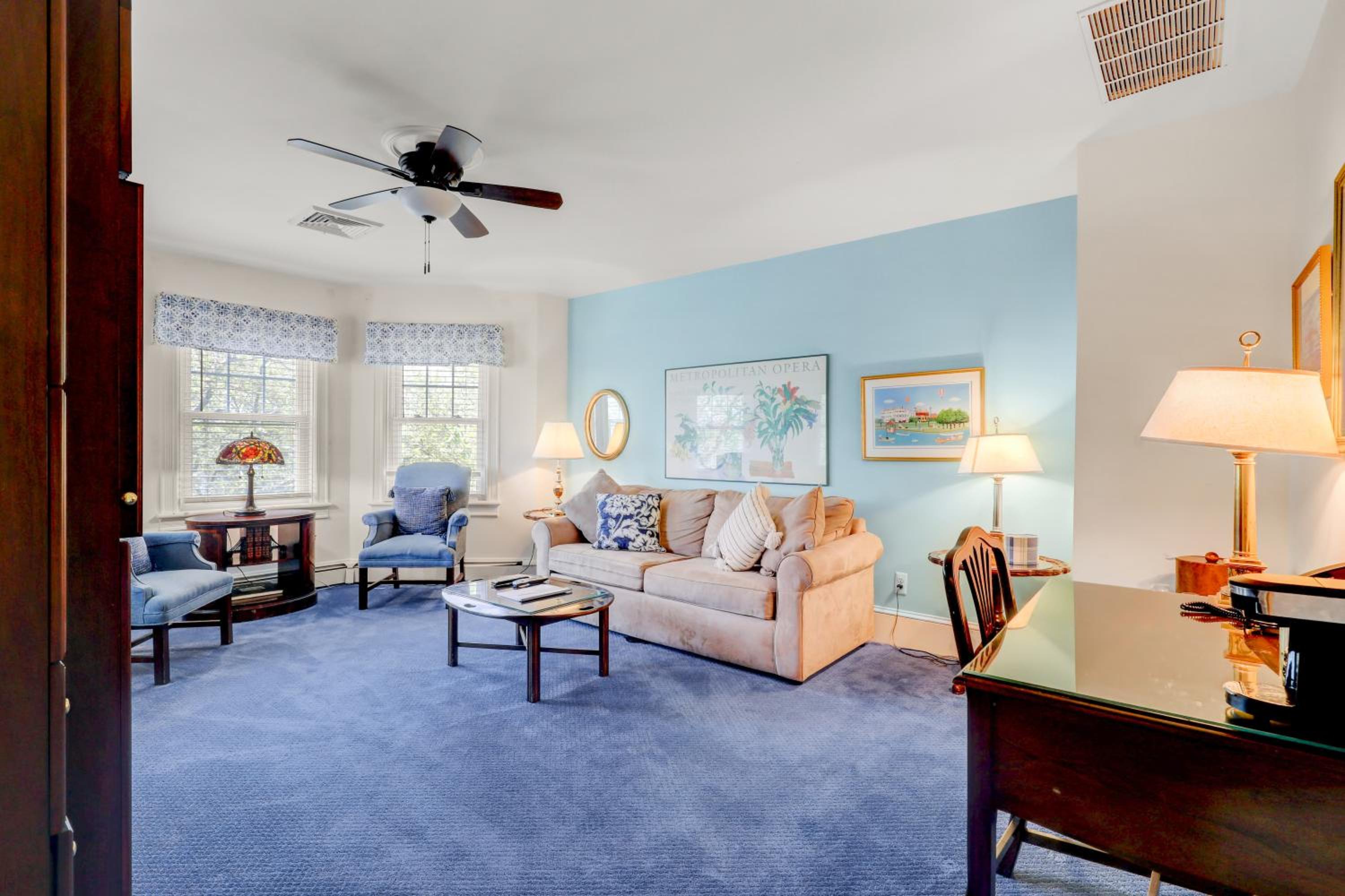 Suite - Photo 2