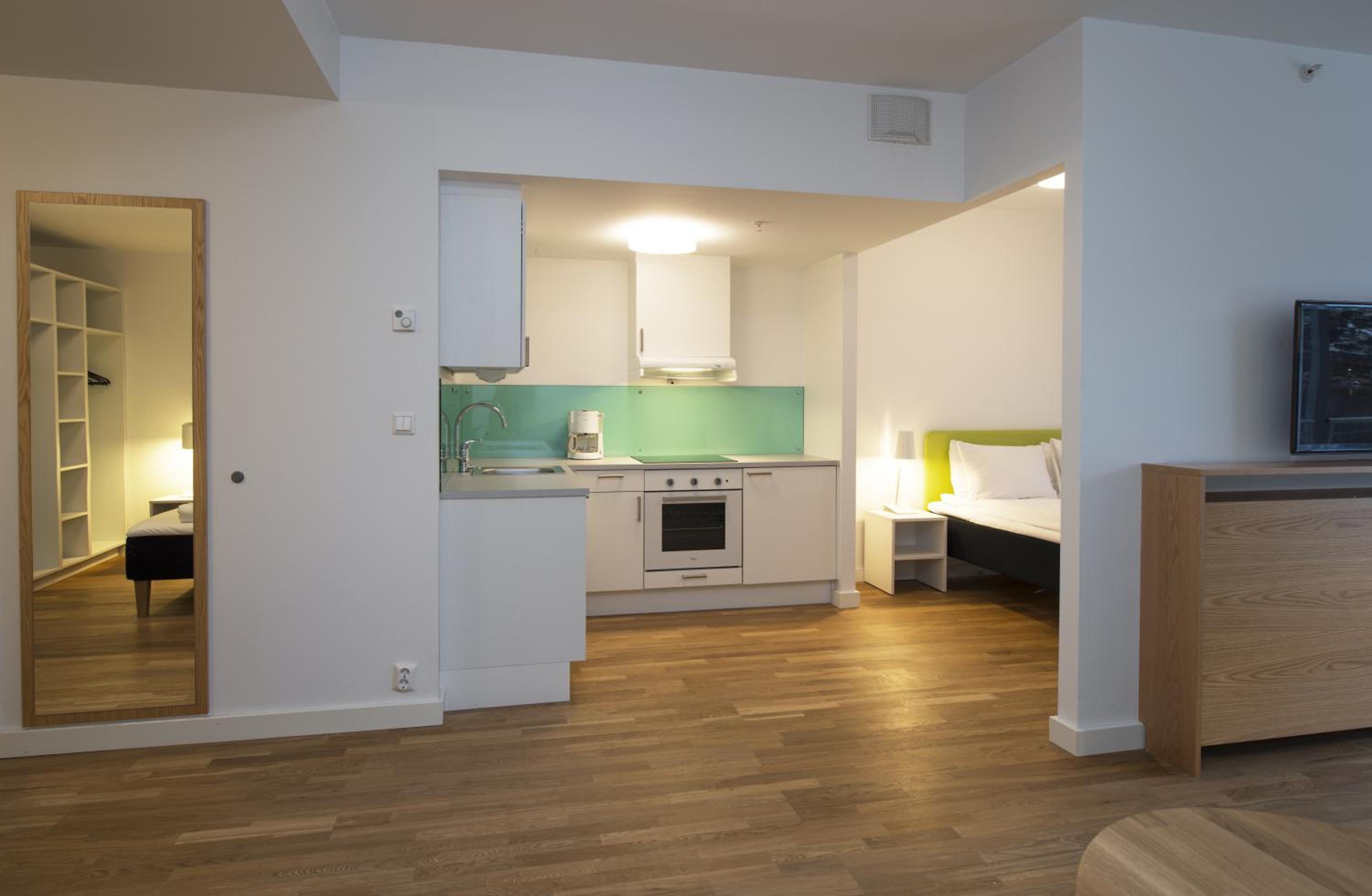 Two-Bedroom Apartment with Ocean View - Photo 8