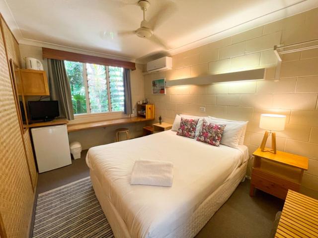 Standard Double Room with Courtyard - Photo 4