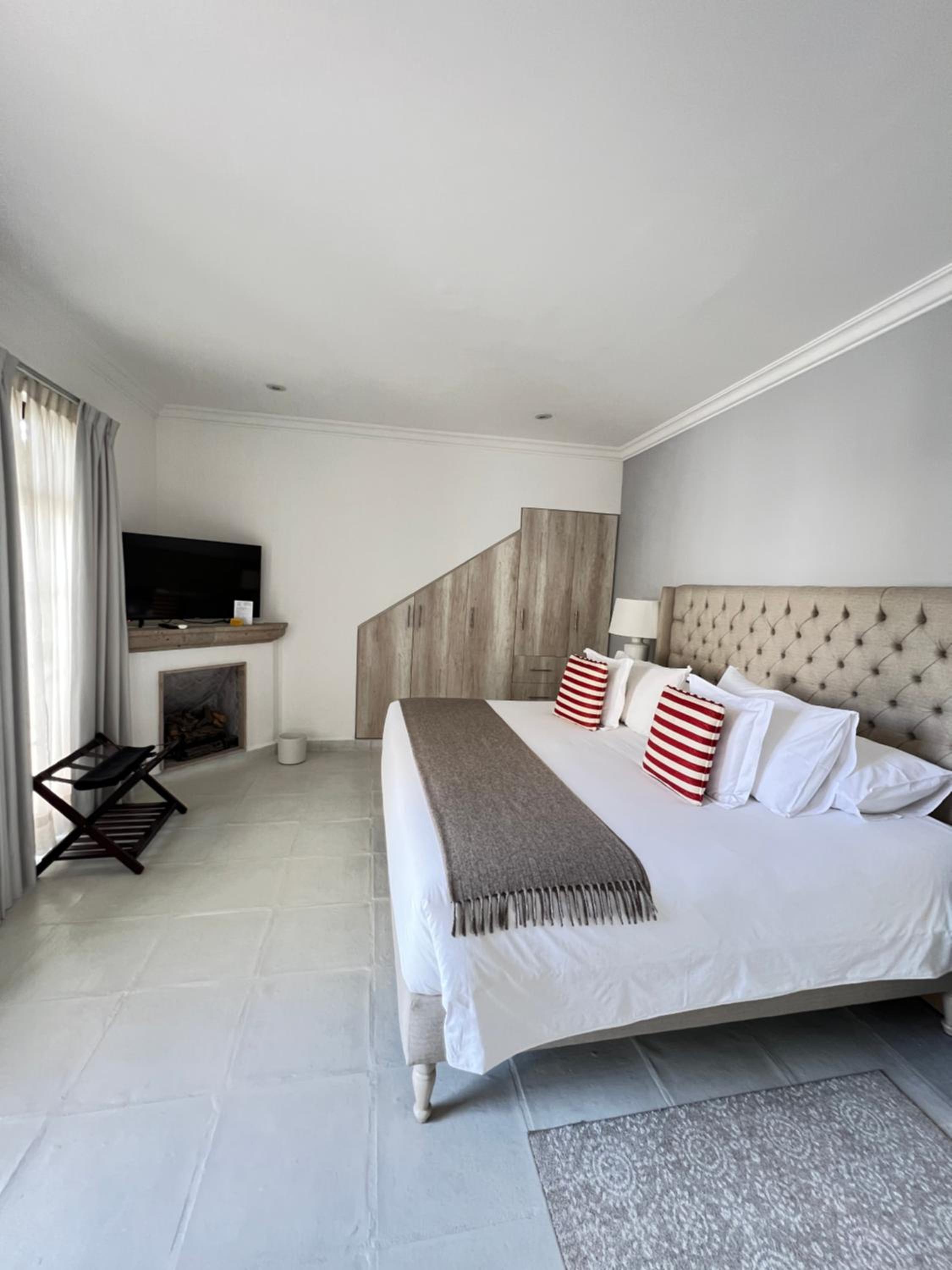 King Suite - Photo 2