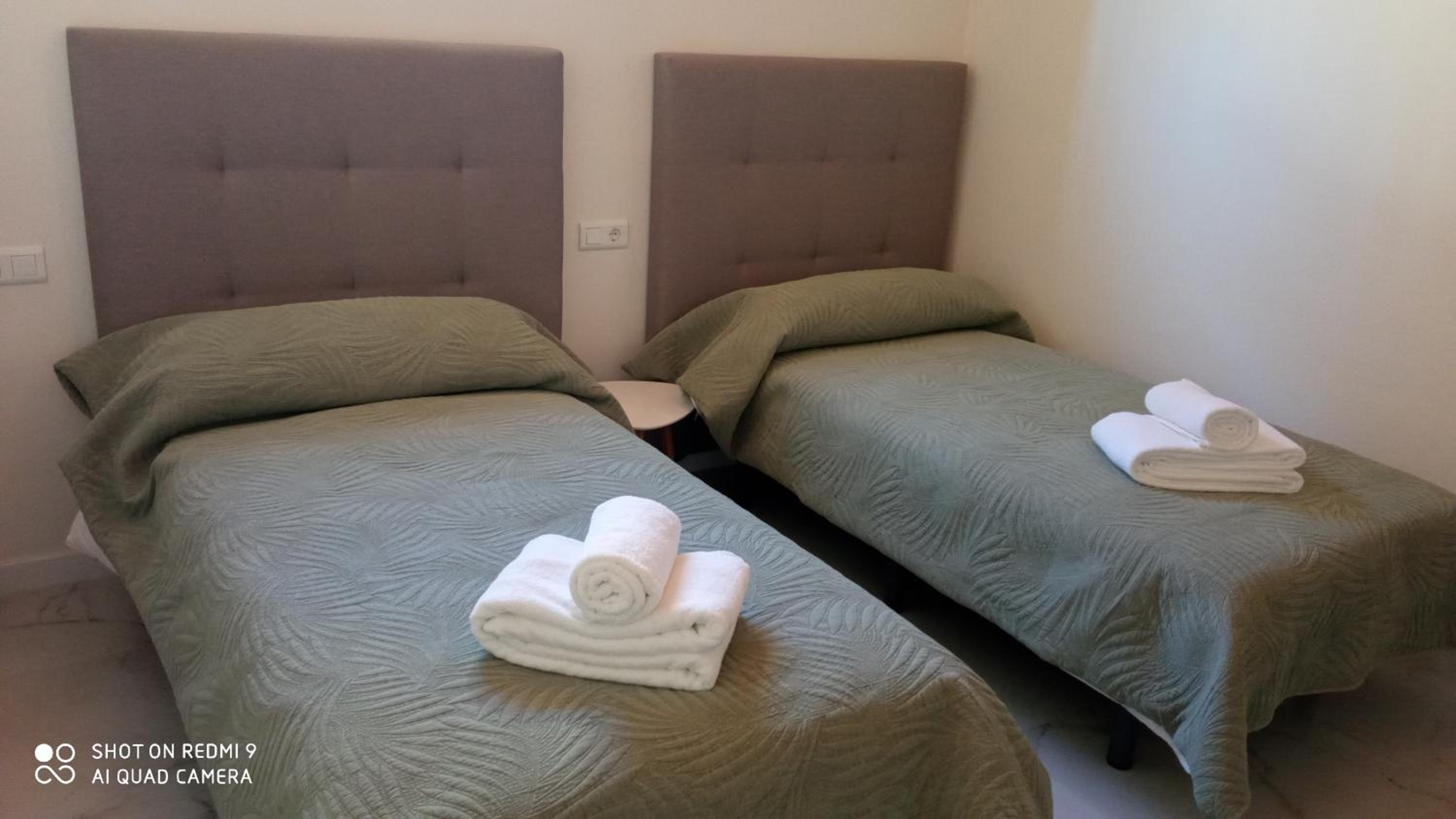 Twin Room - Photo 5