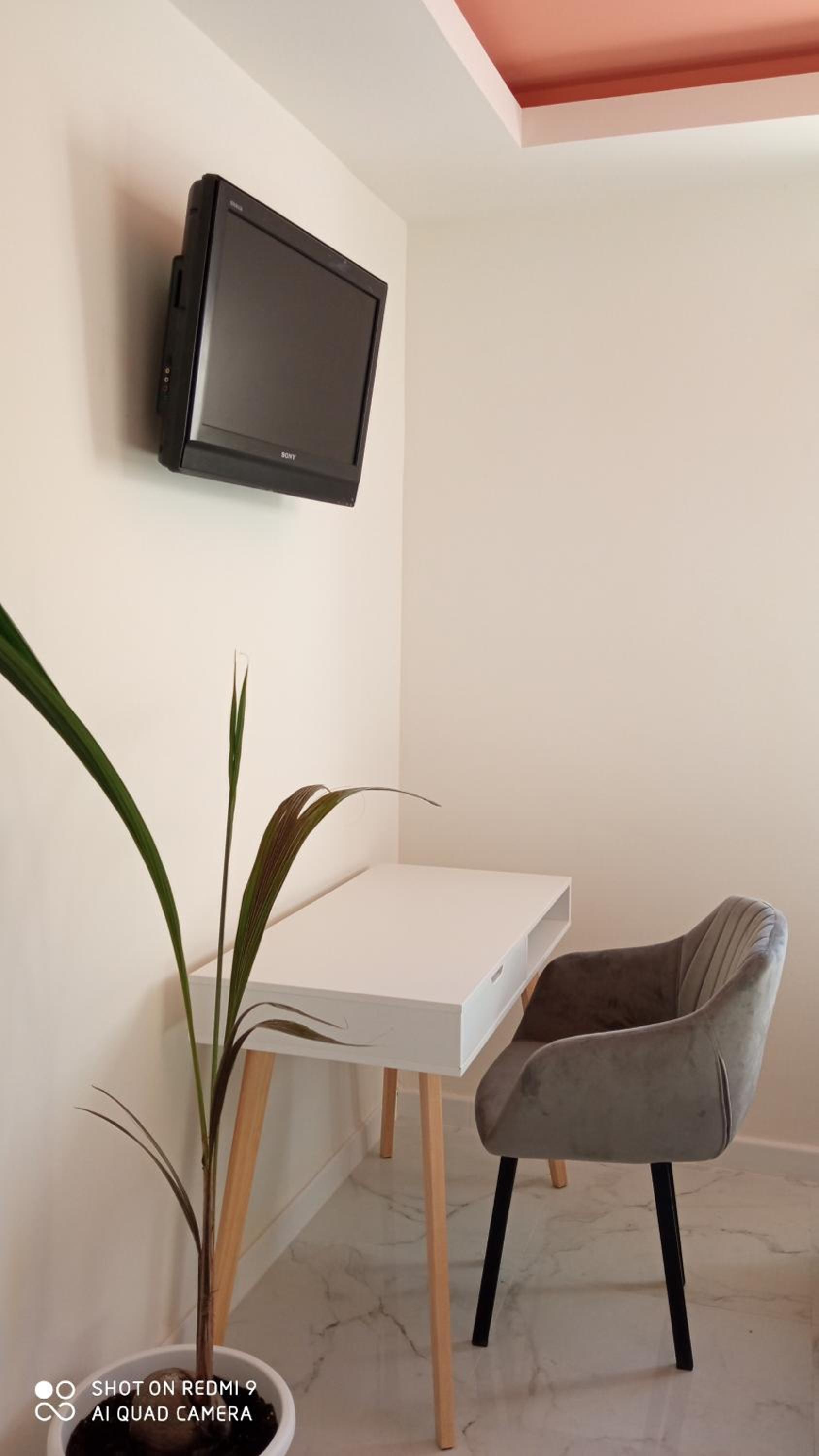 Twin Room - Photo 7
