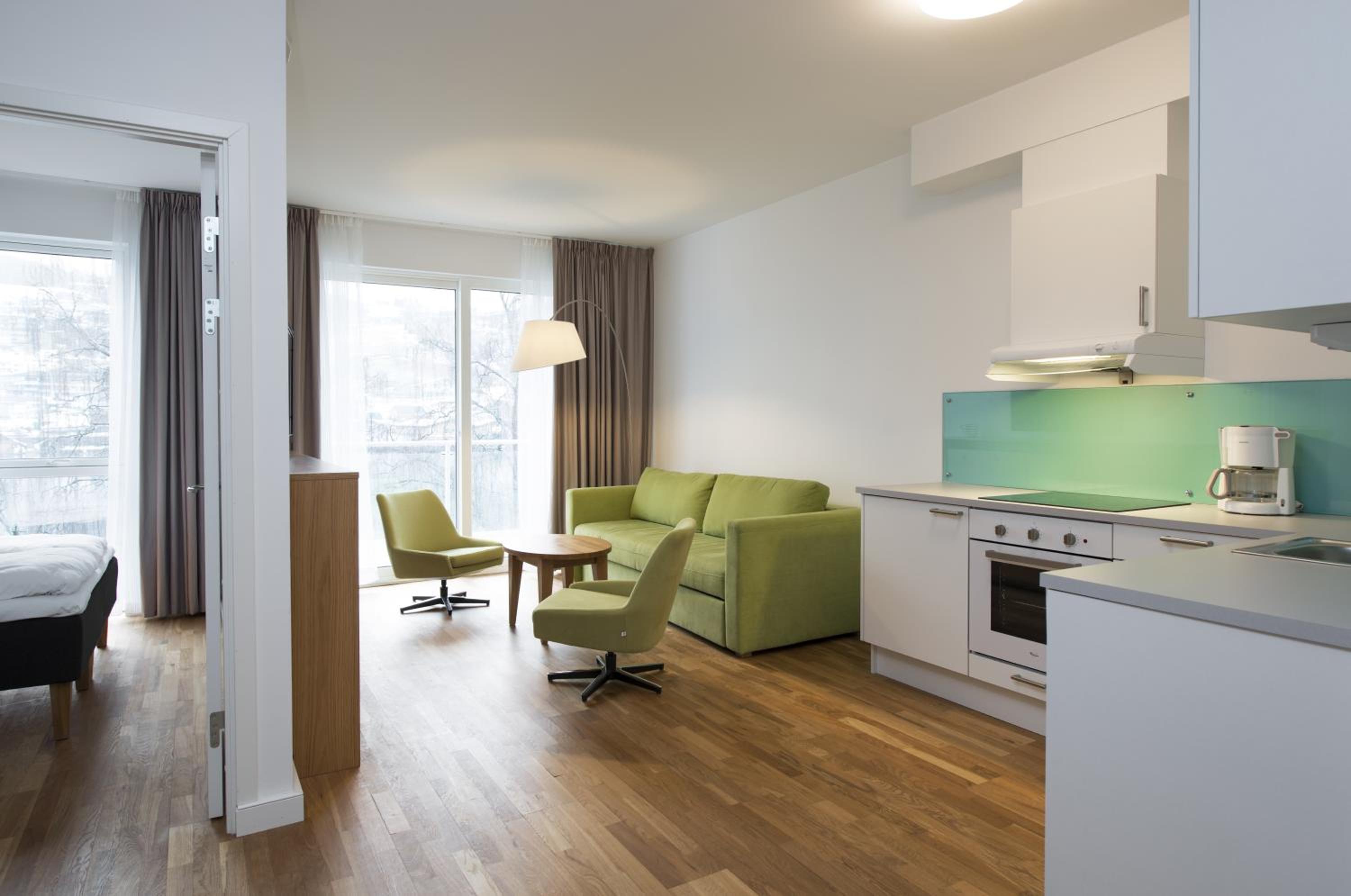 Three-Bedroom Apartment with Ocean View - Photo 1