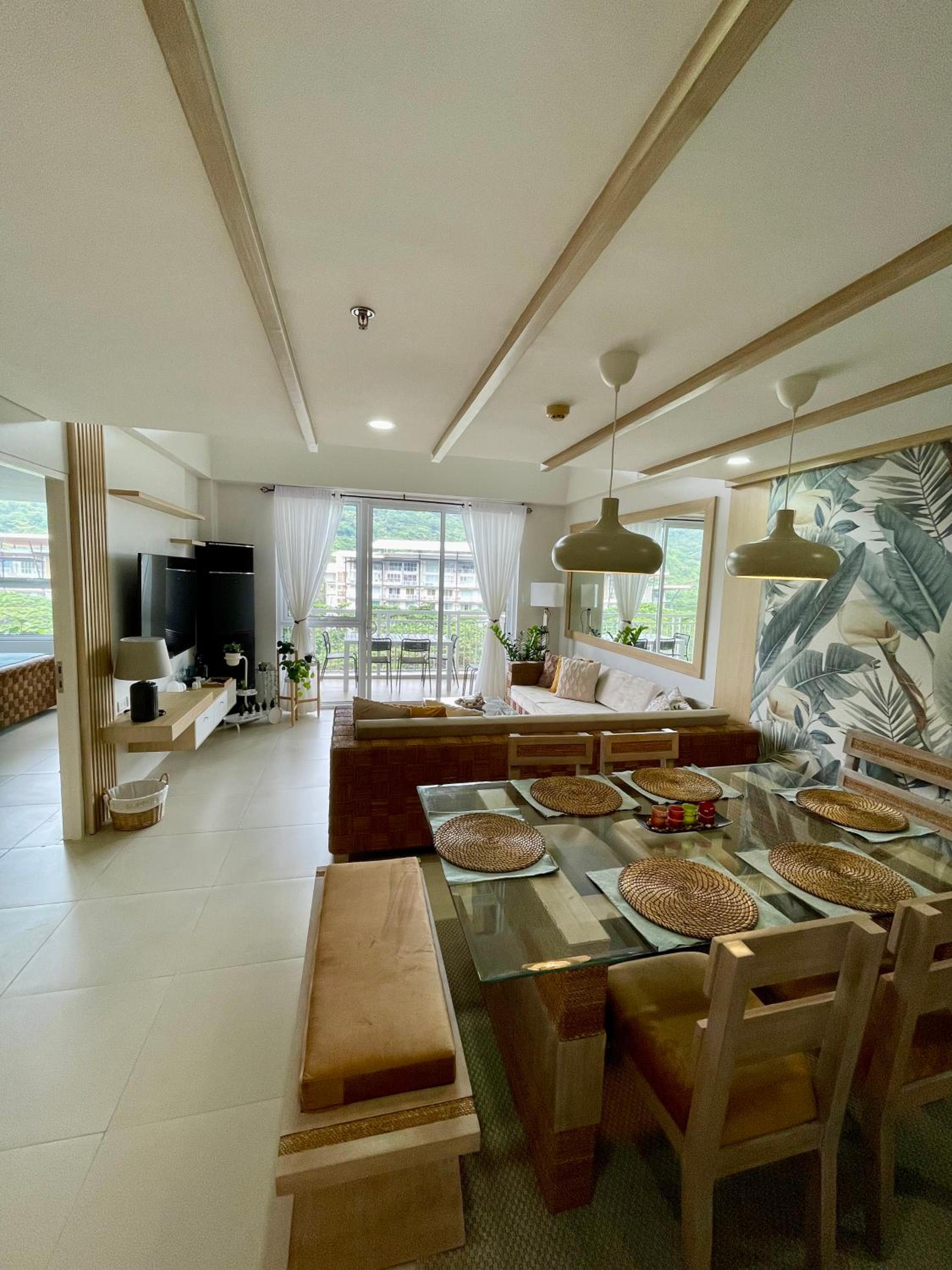Family Room photo 1