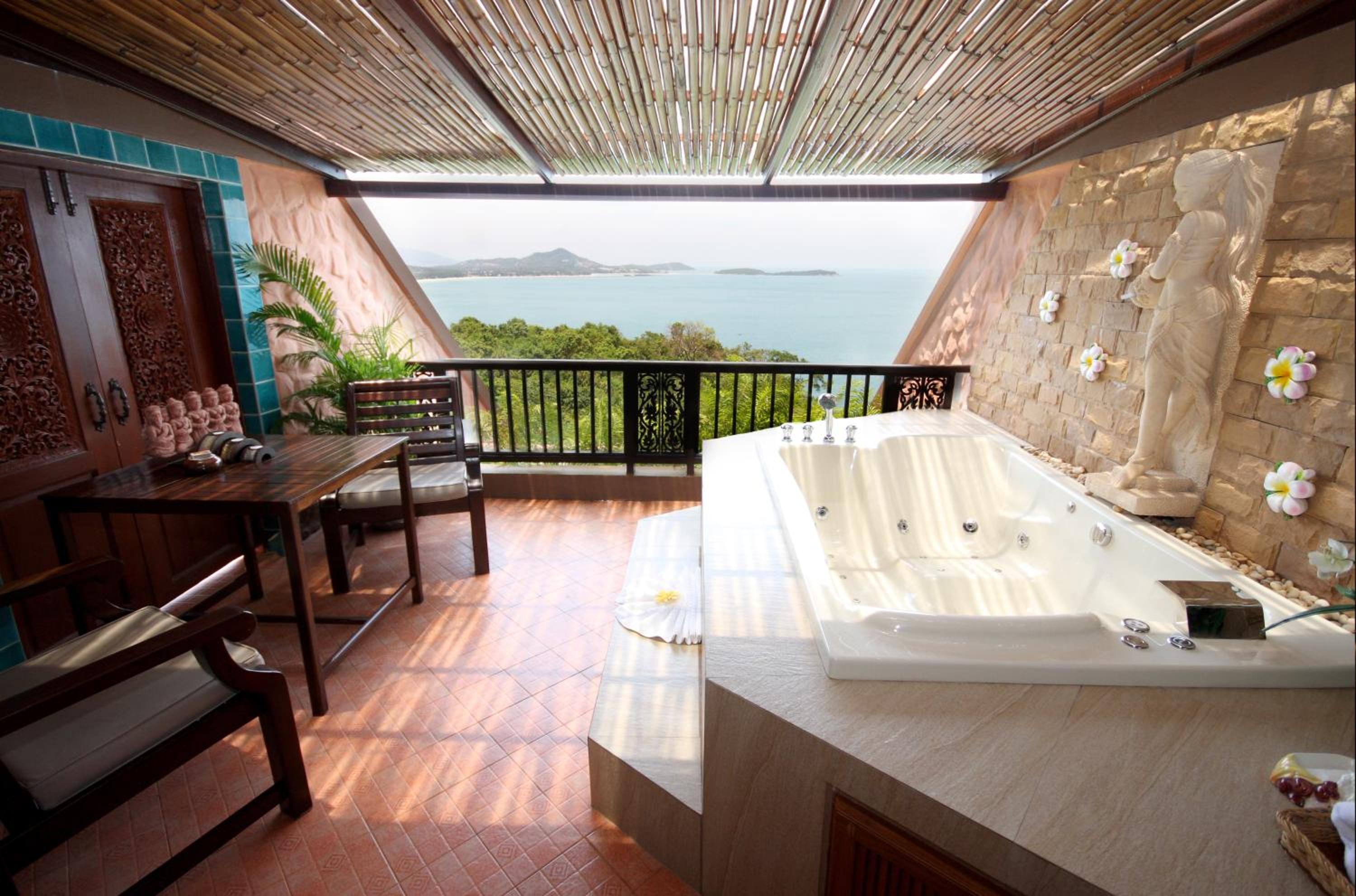 Honeymoon Suite - Photo 13