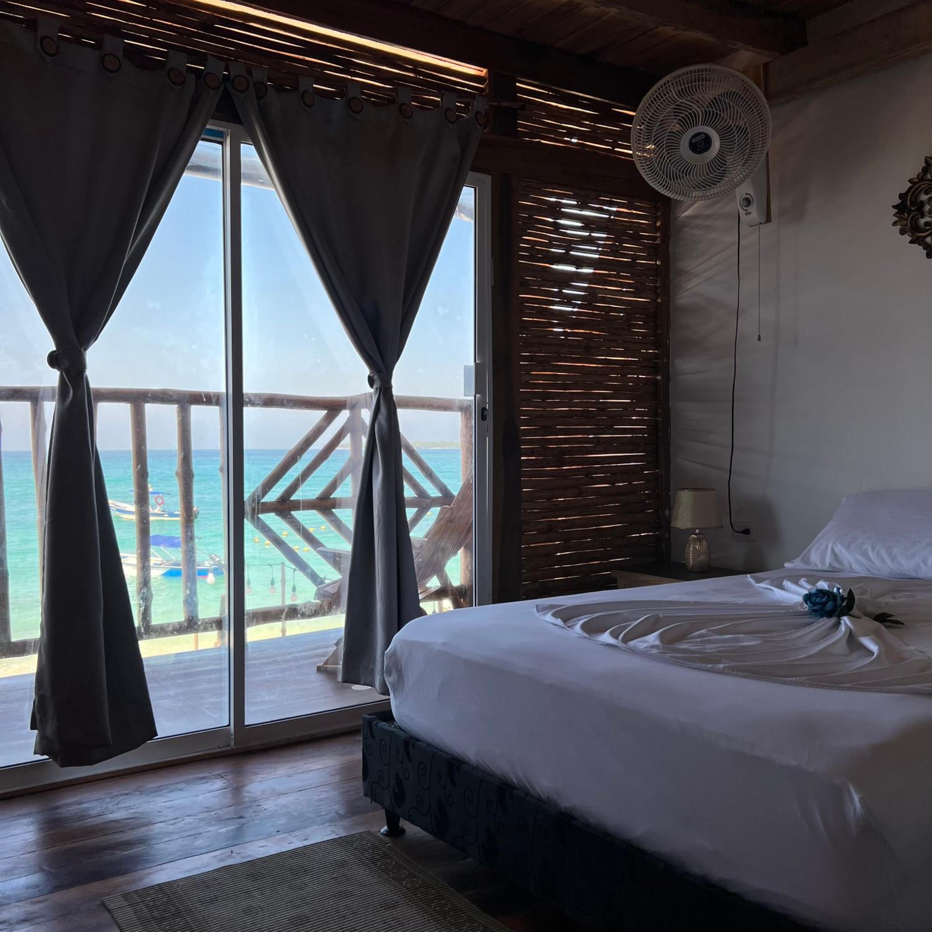 Deluxe Double Room with Balcony and Sea View