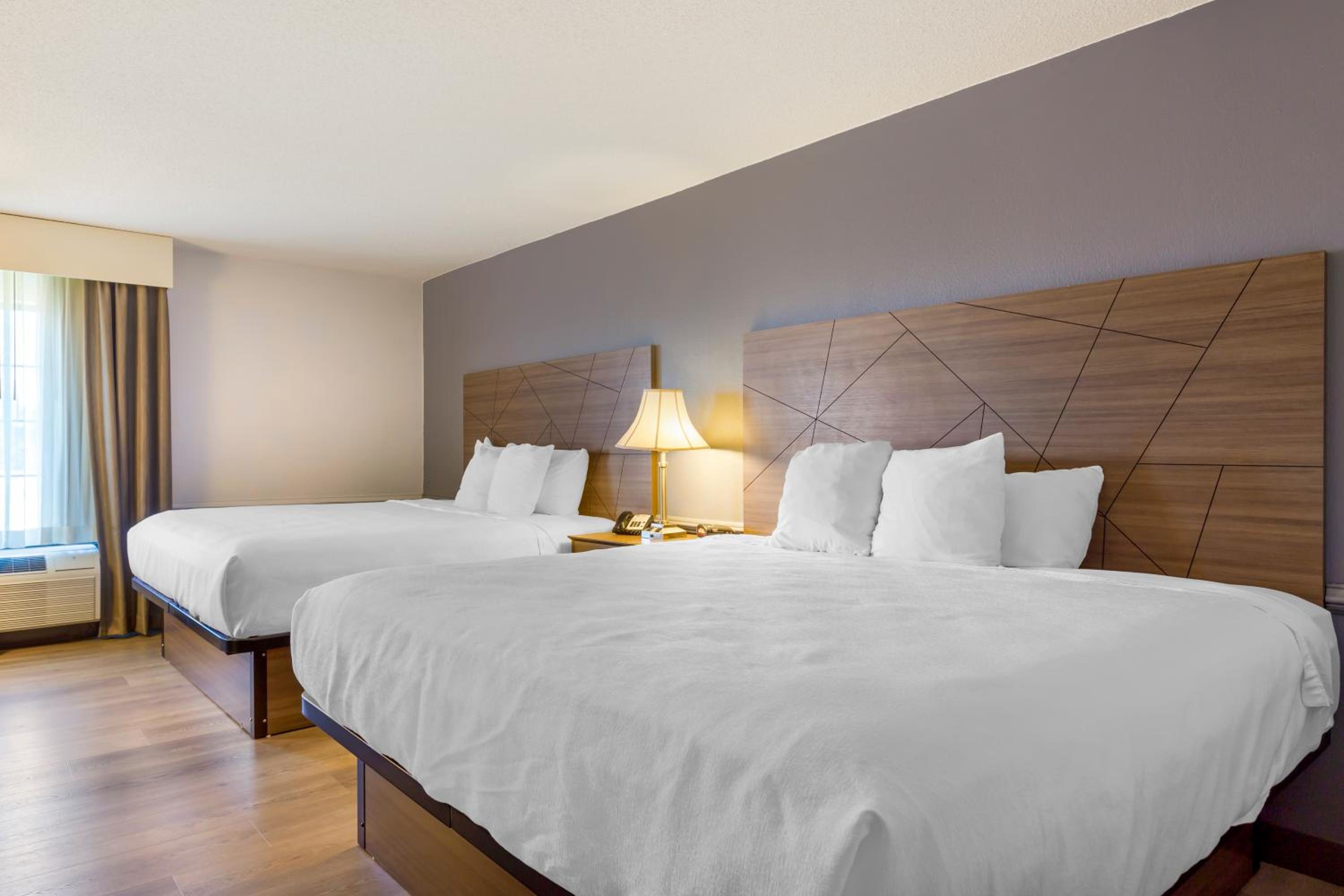 Queen Room with Two Queen Beds and Bath Tub - Disability Access/Non-Smoking
