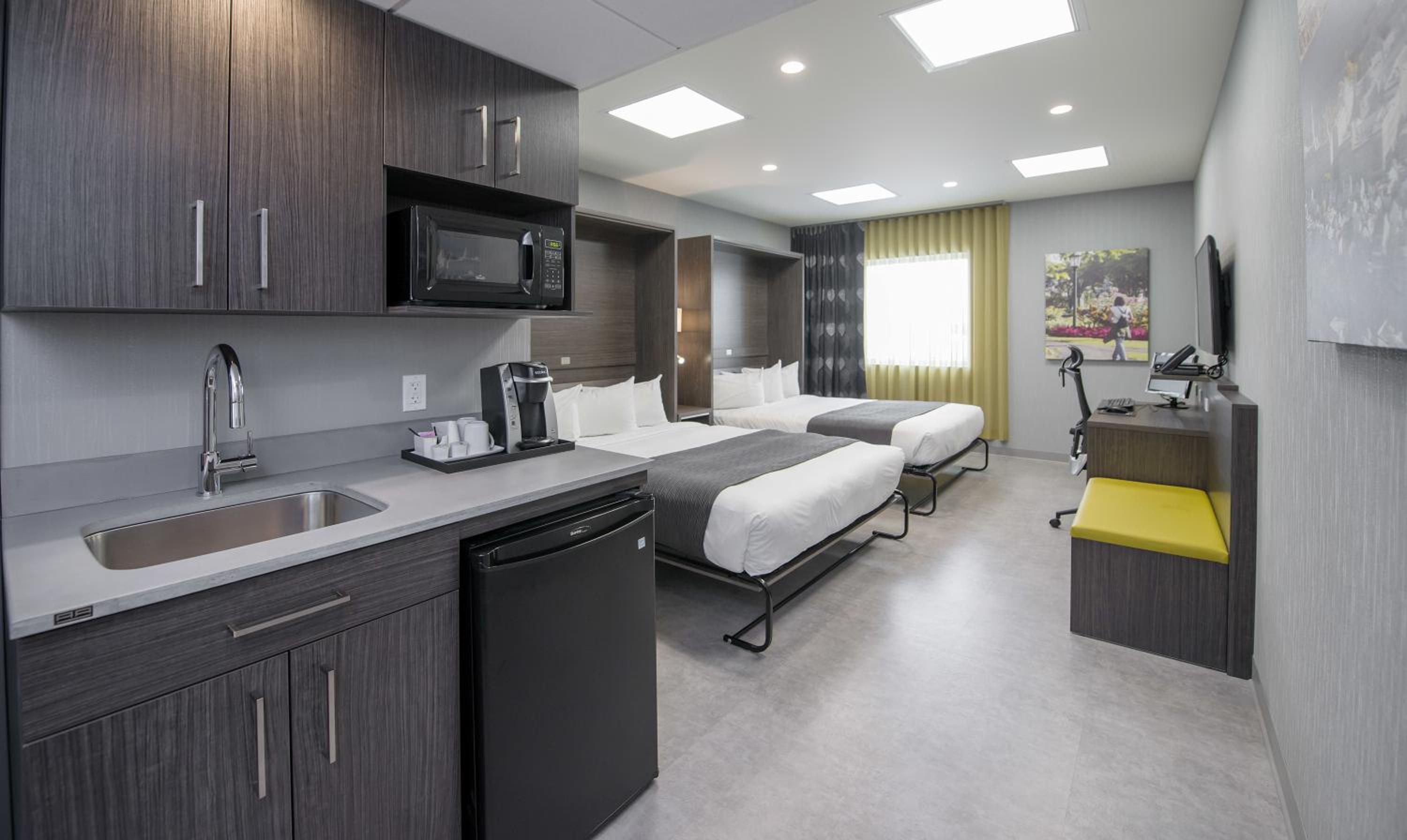 Superior Queen Room with Two Queen Beds (2 Adults + 2 Children)