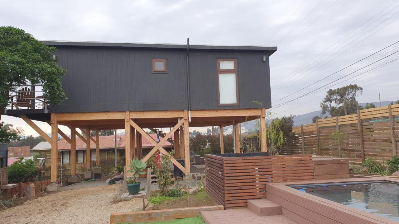Three-Bedroom House photo 2