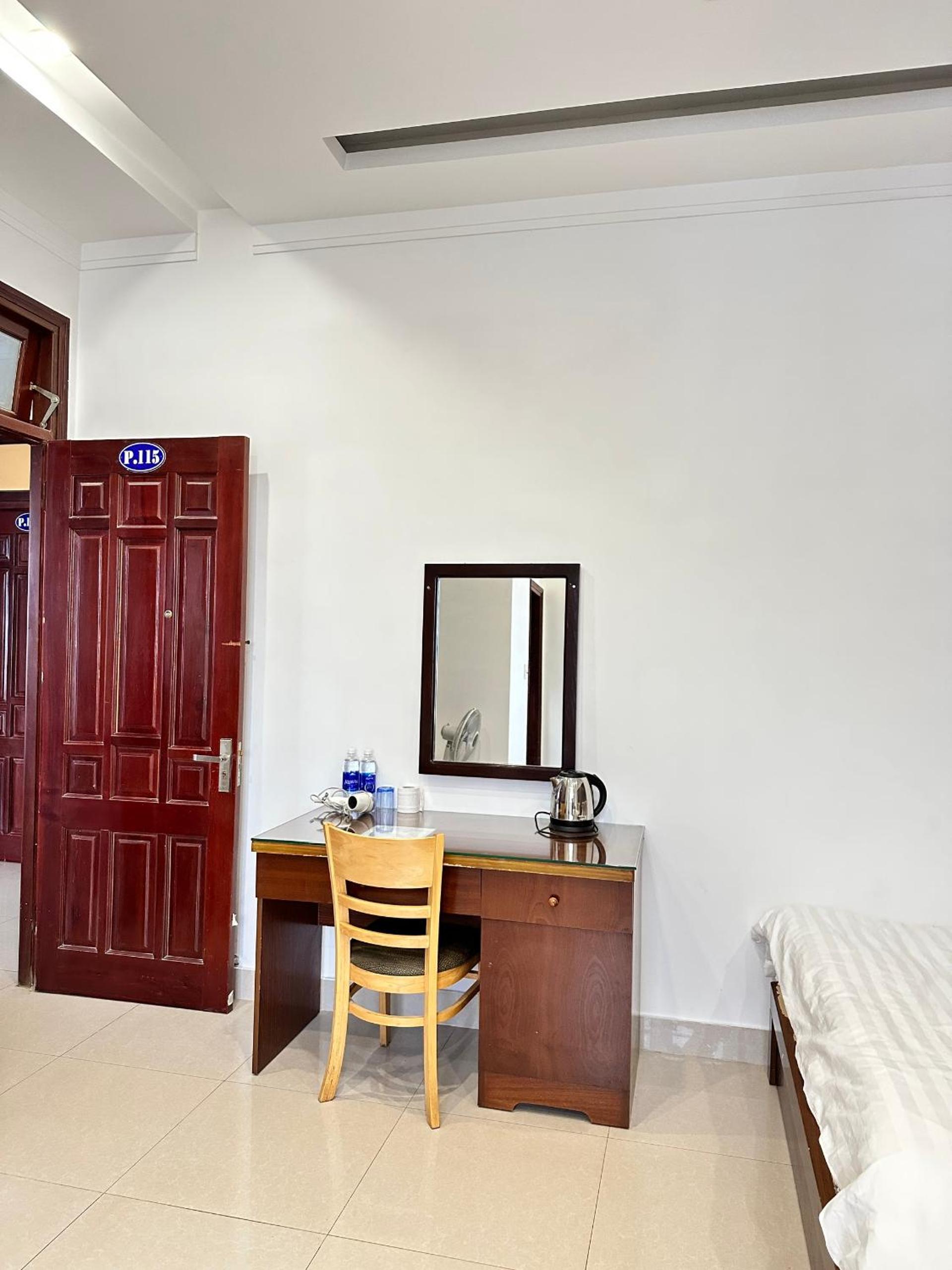 Large Double or Twin Room photo 2