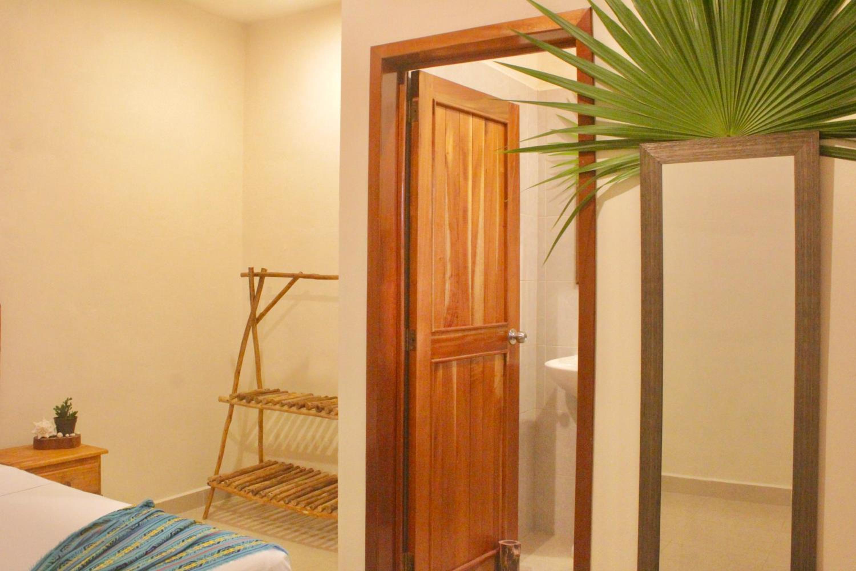 Double Room - Photo 8
