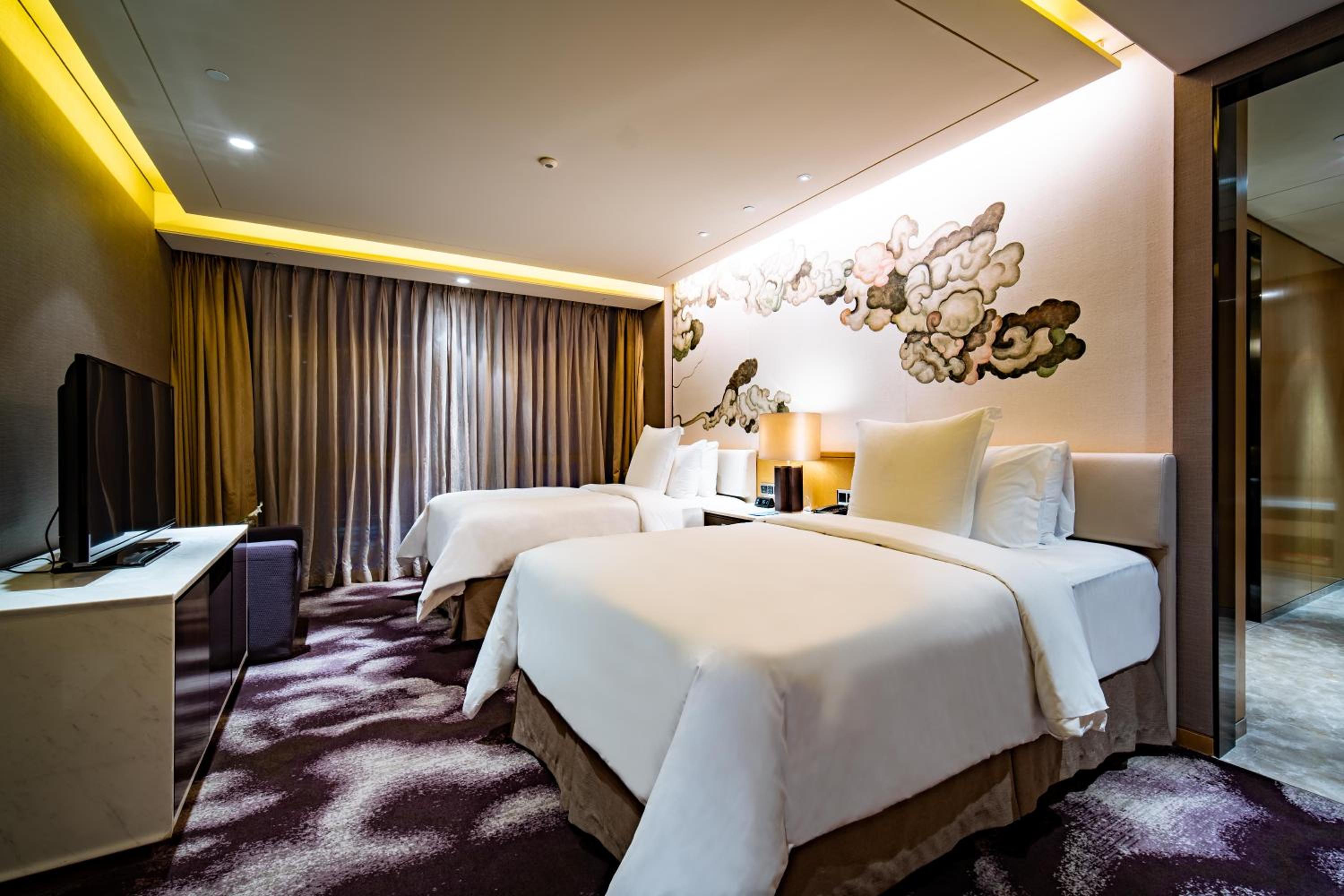 Executive Suite with Two Double Beds