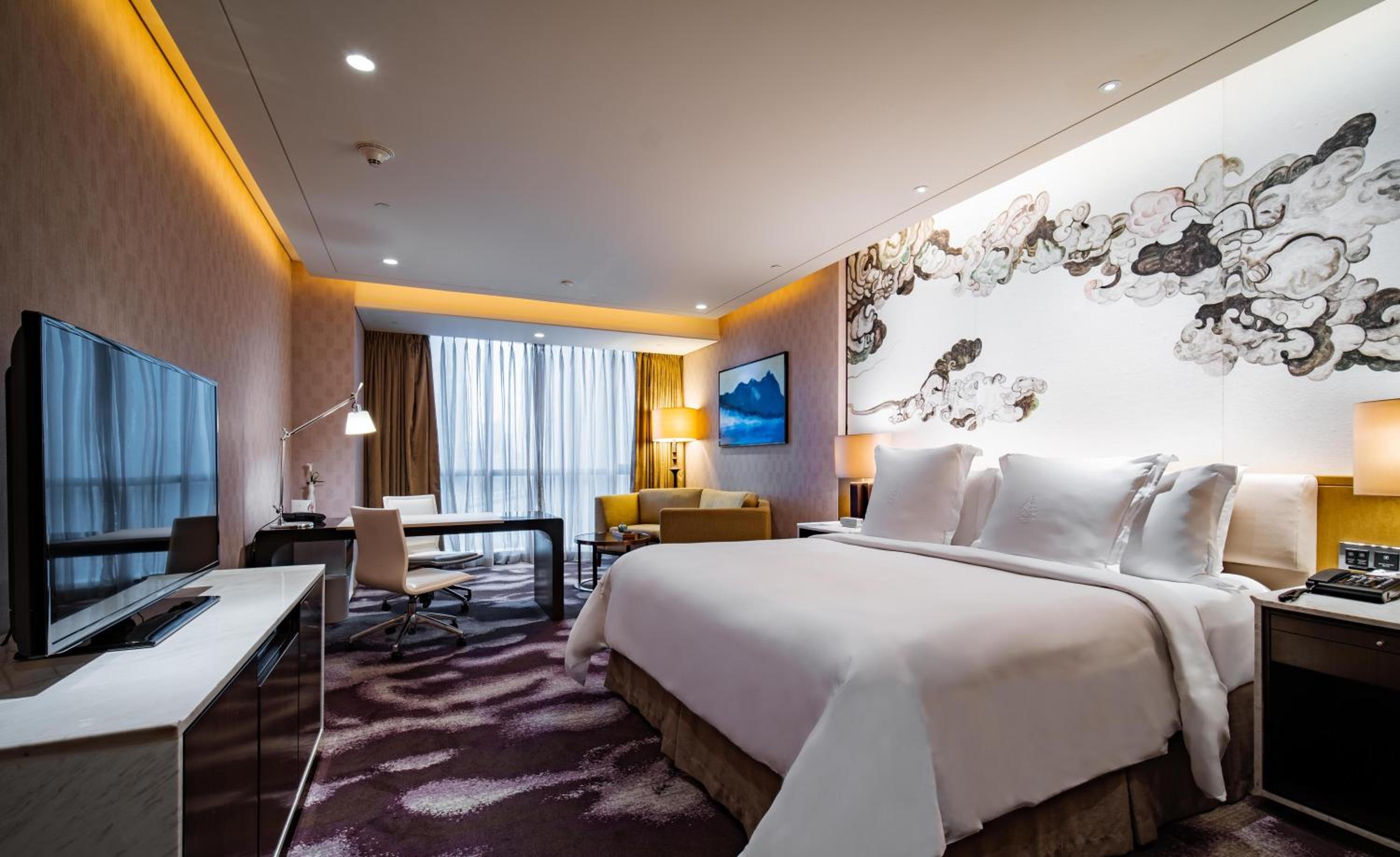 Premier King Room photo 2