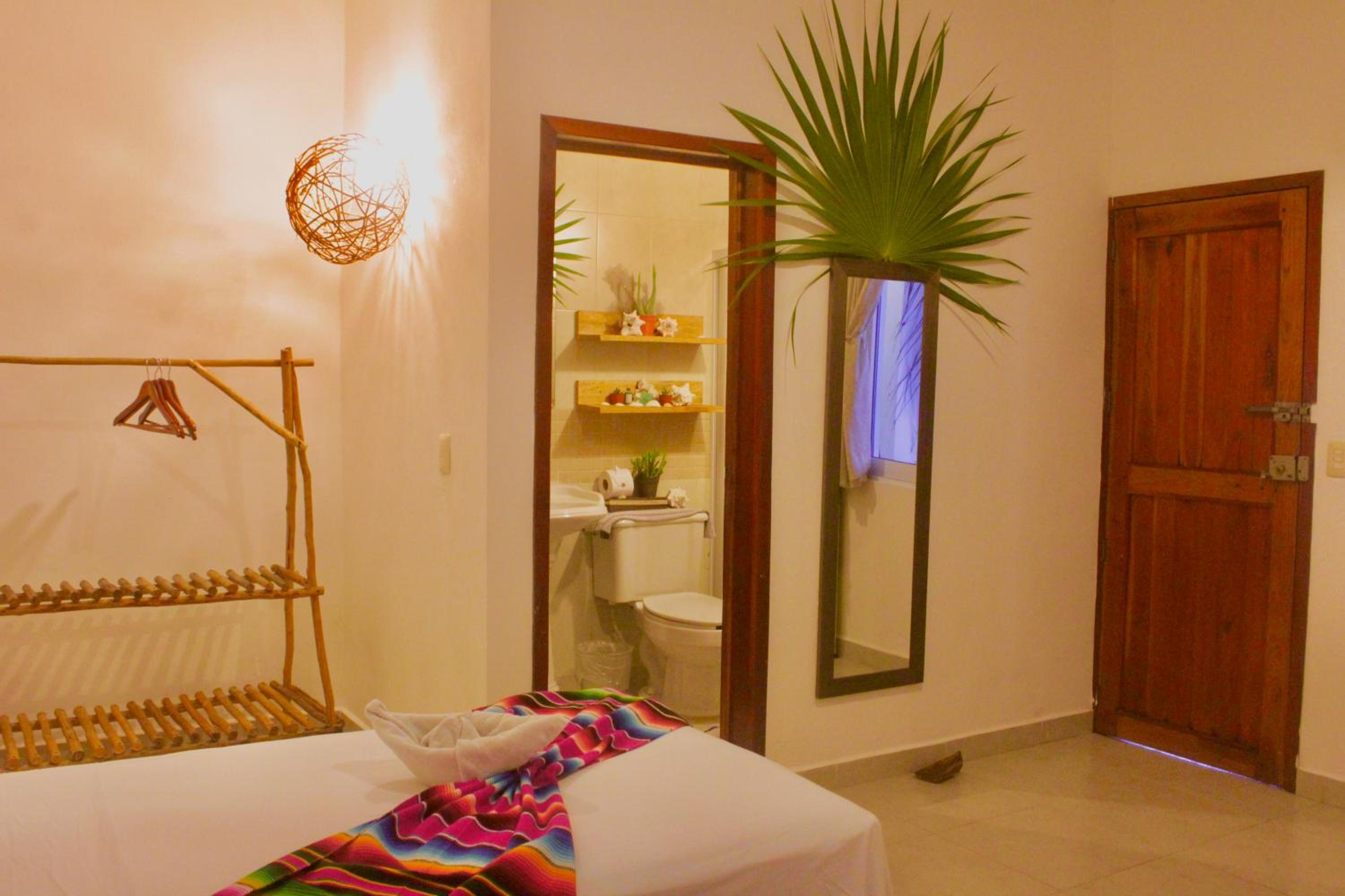 Twin Room with Pool View - Photo 29
