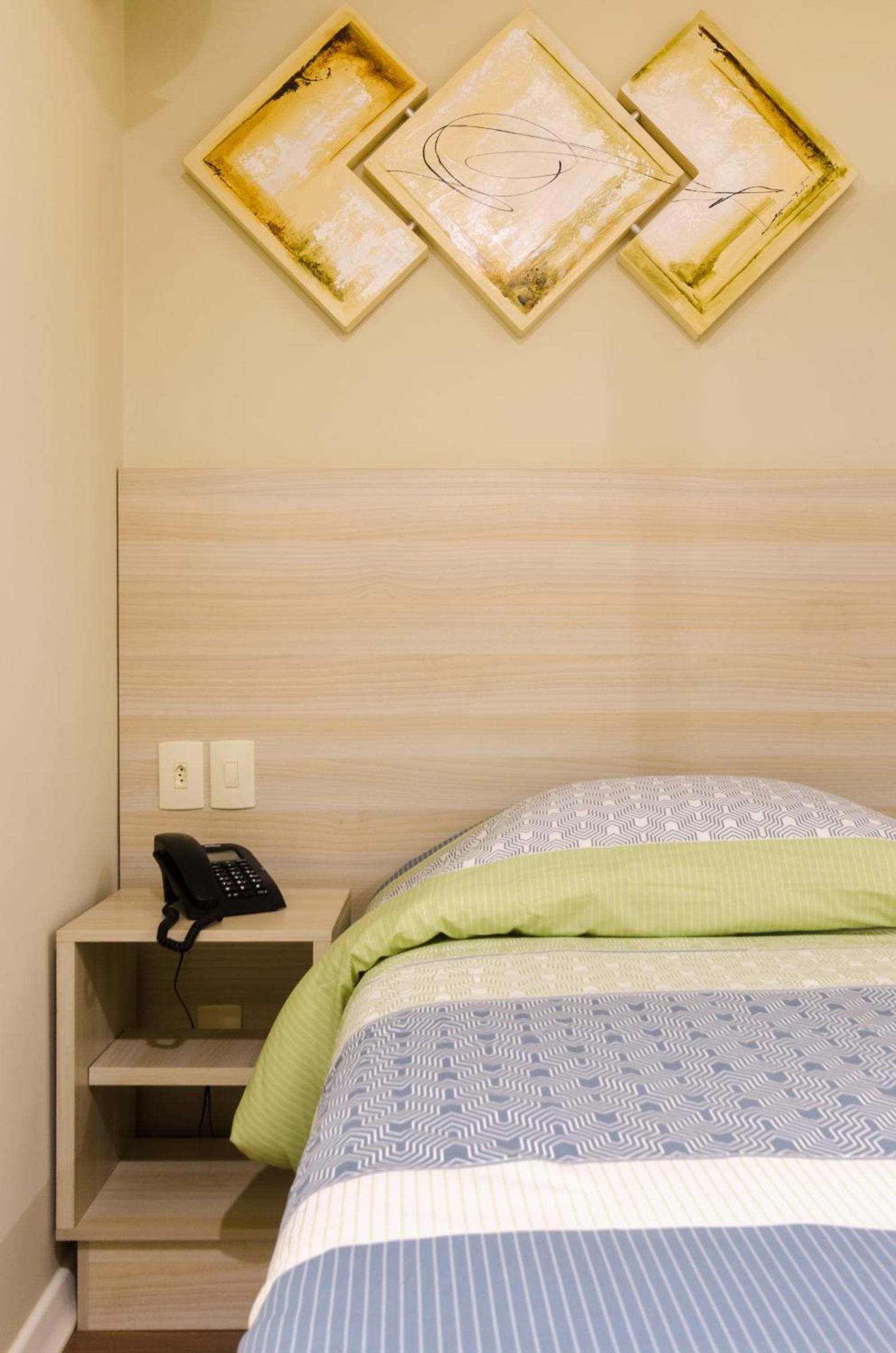 Economy Twin Room photo 1