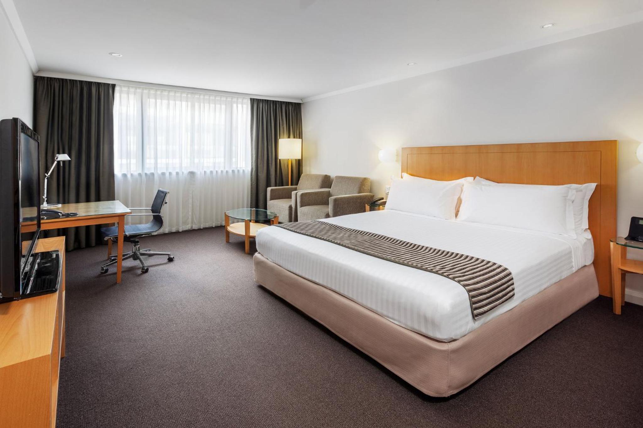 Premium Queen Room with Jetted Tub - Photo 1