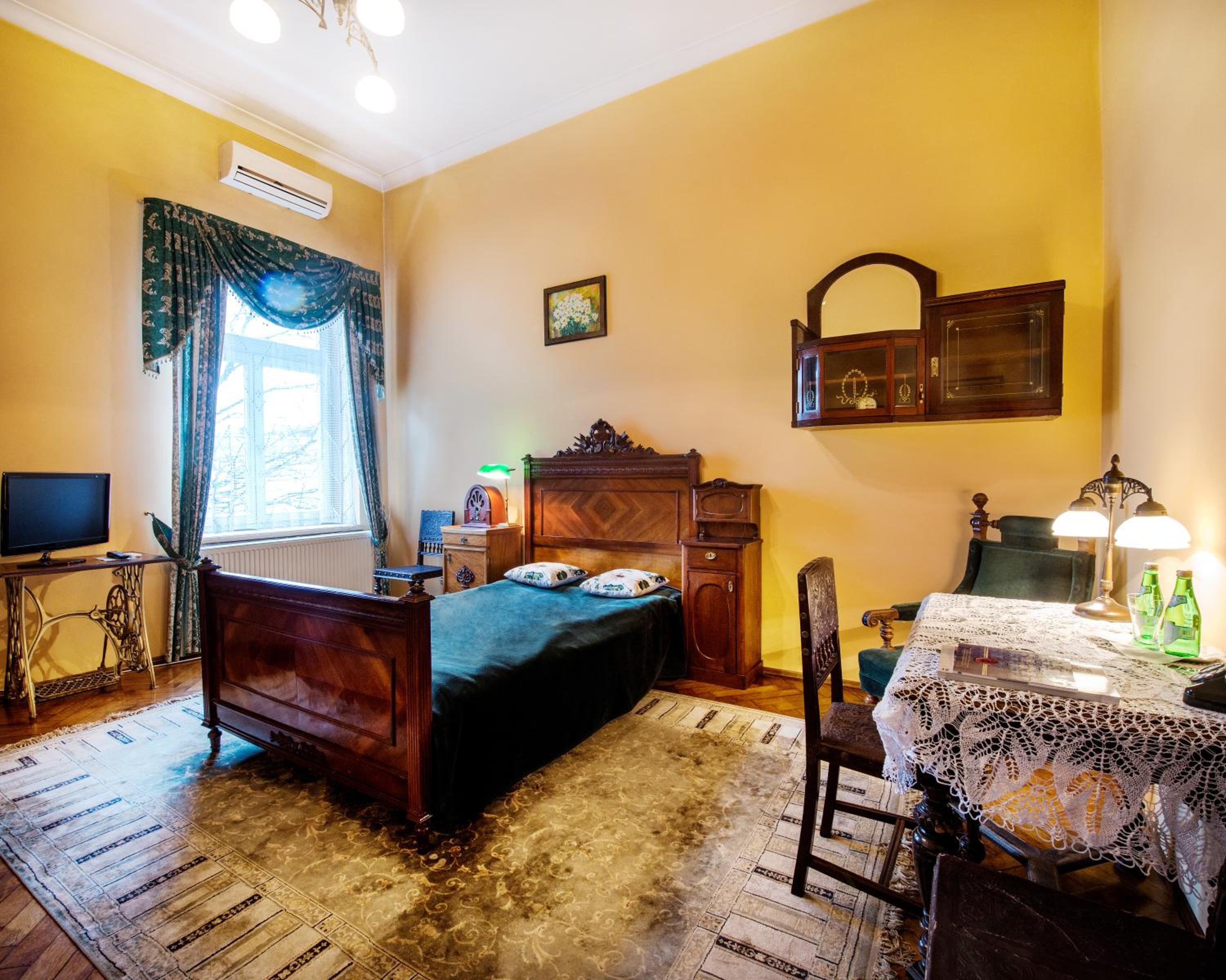 Deluxe Single Room