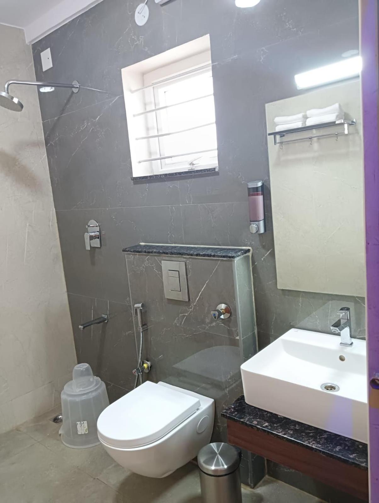Deluxe Double or Twin Room - Photo 22