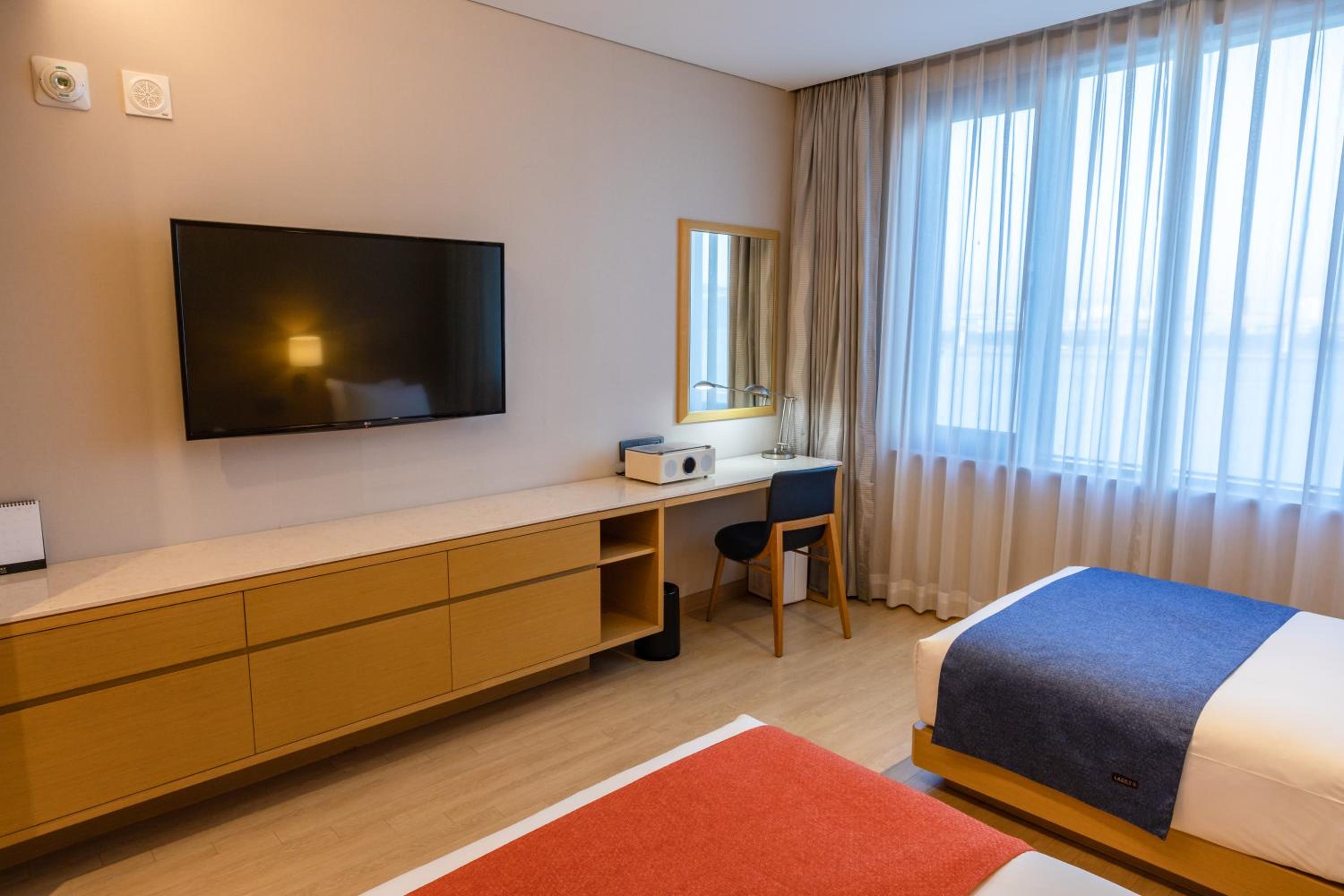 Deluxe Family Twin Room Ocean View photo 3