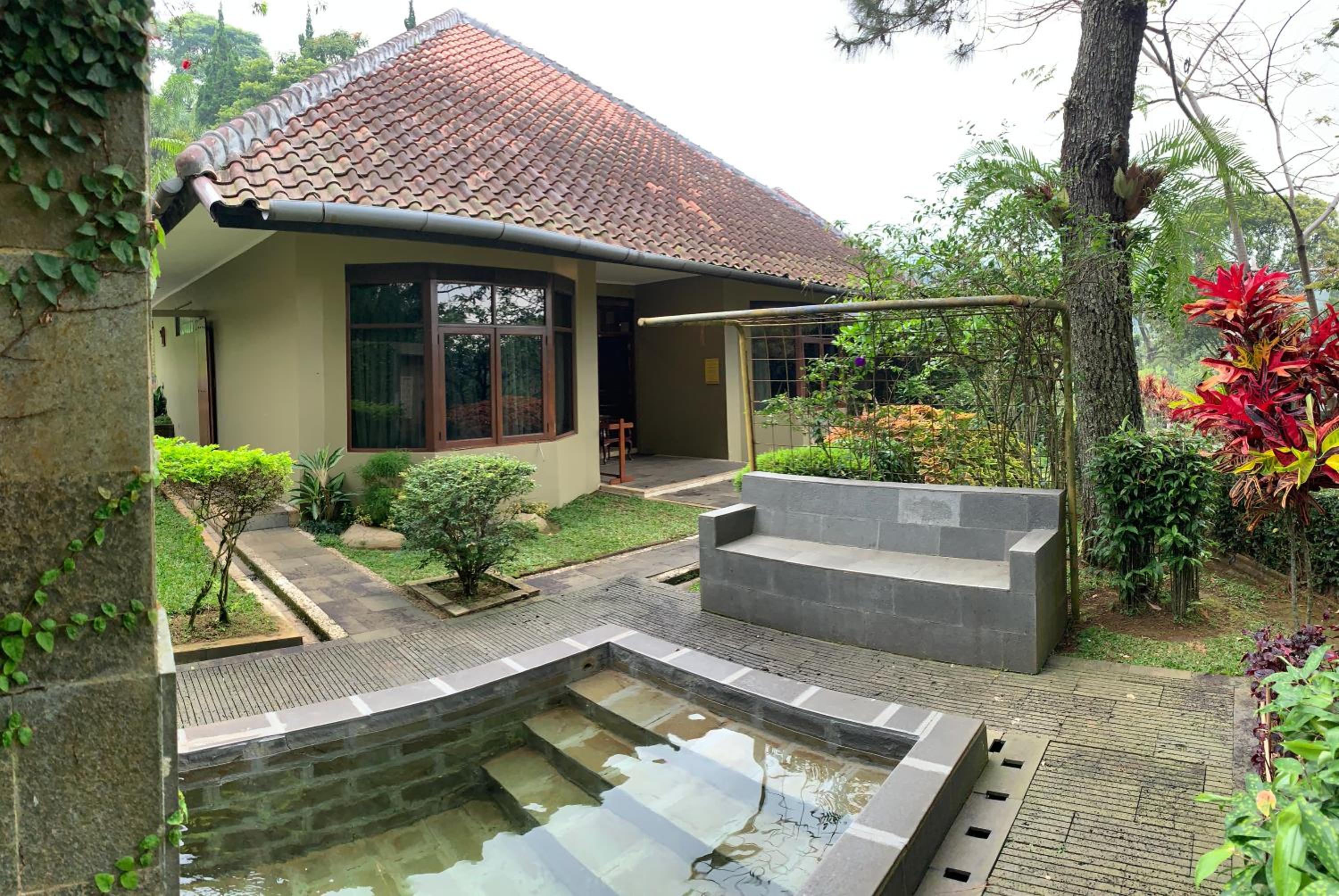Villa with Private Pool - Photo 10