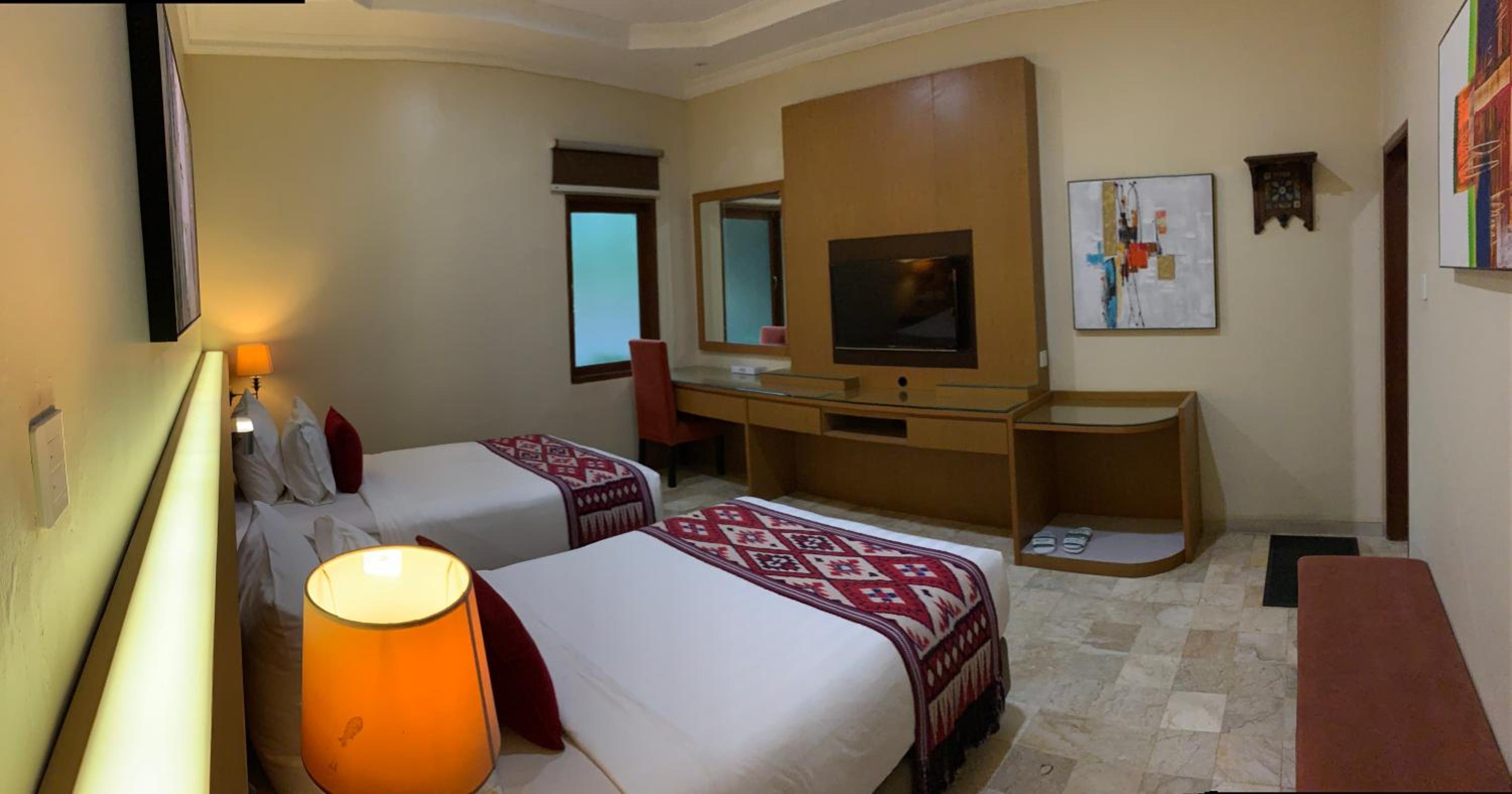 Villa with Private Pool - Photo 5