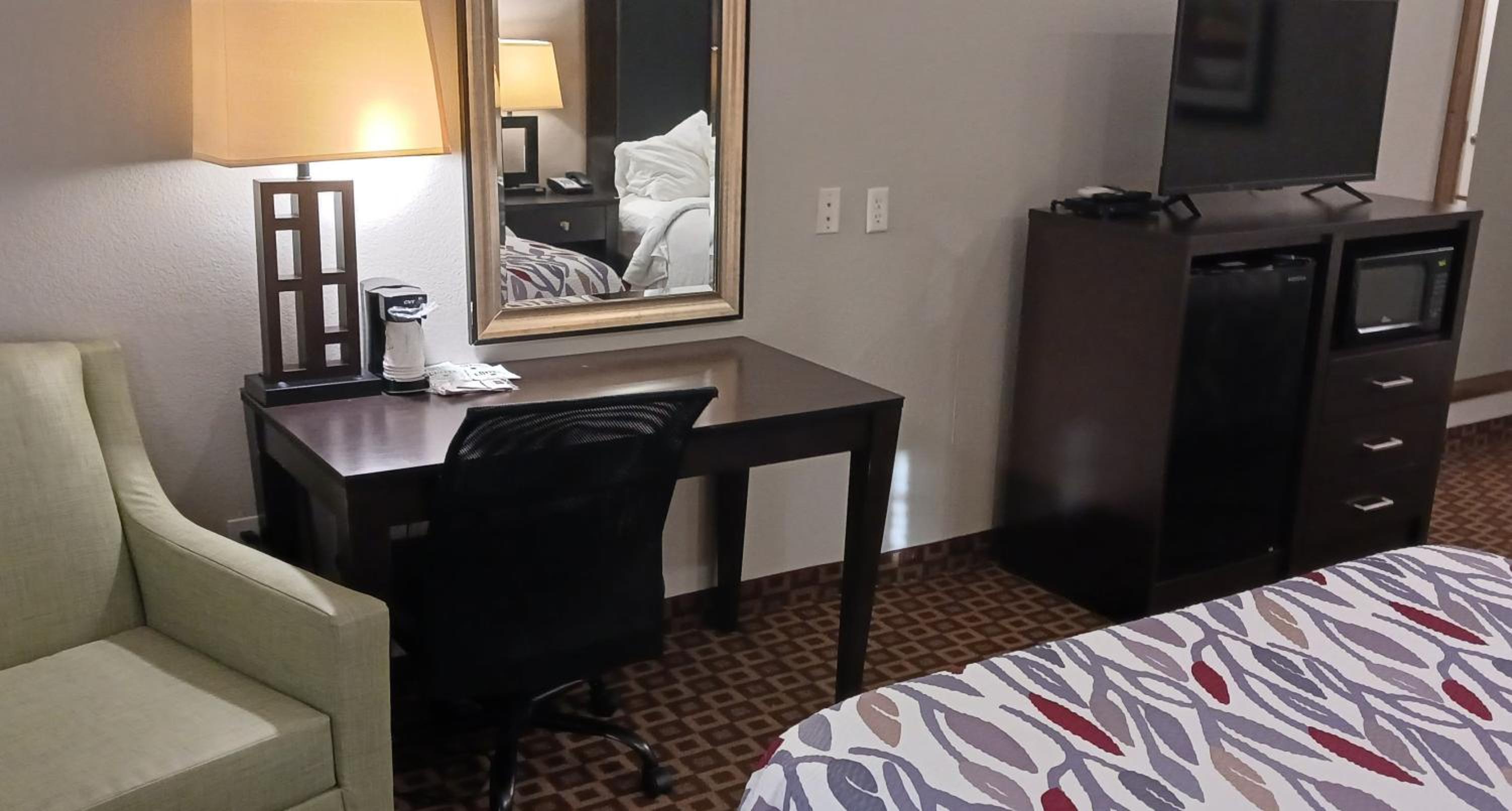 Superior Queen Room with Two Queen Beds nonsmoking - Photo 5
