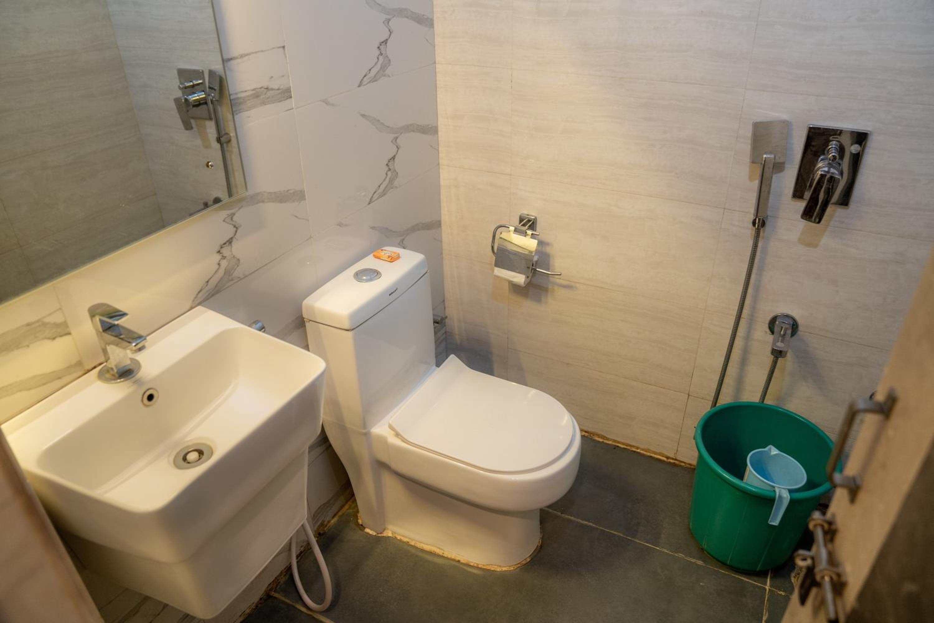 One-Bedroom Apartment - Photo 12
