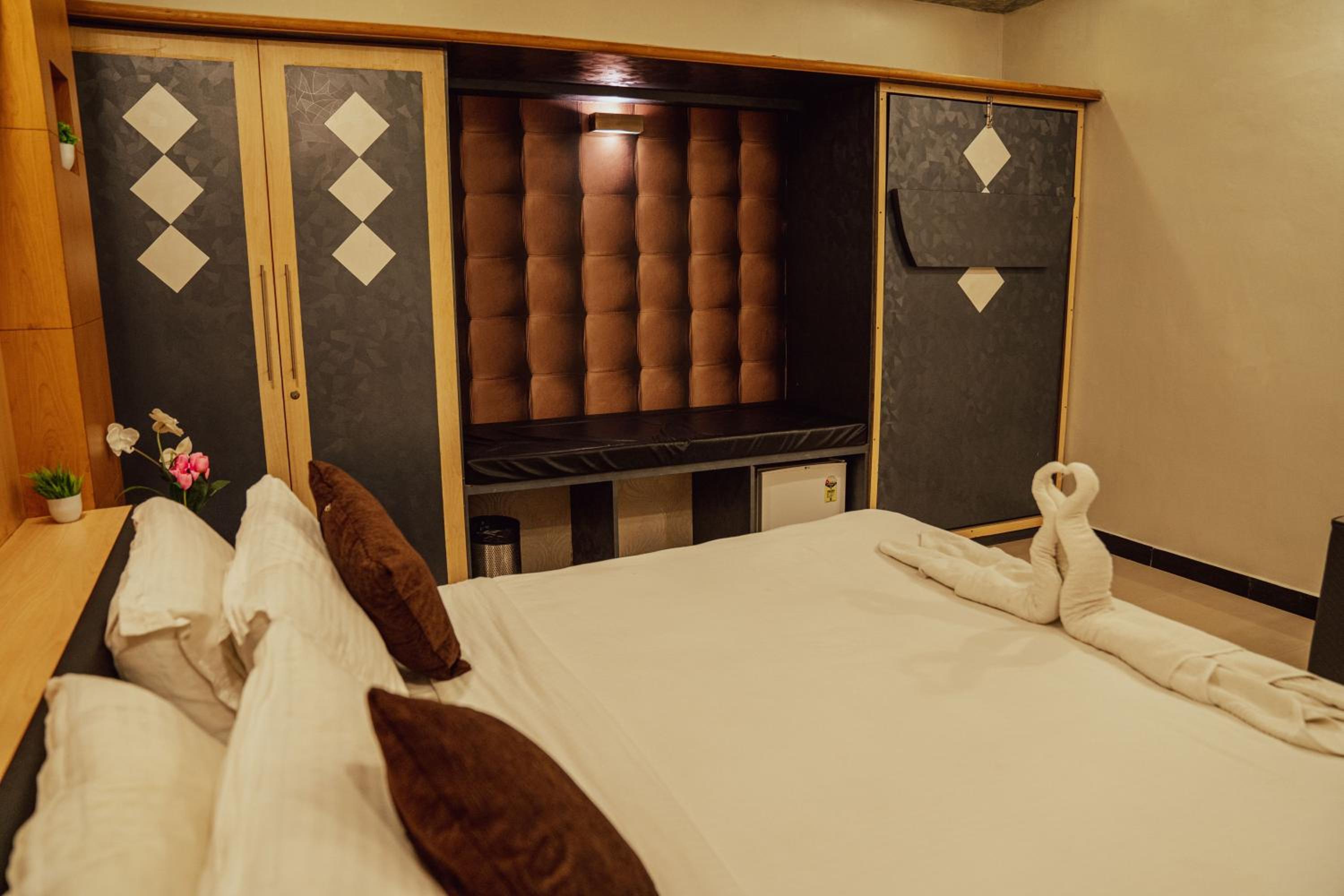 Two-Bedroom Apartment - Photo 15