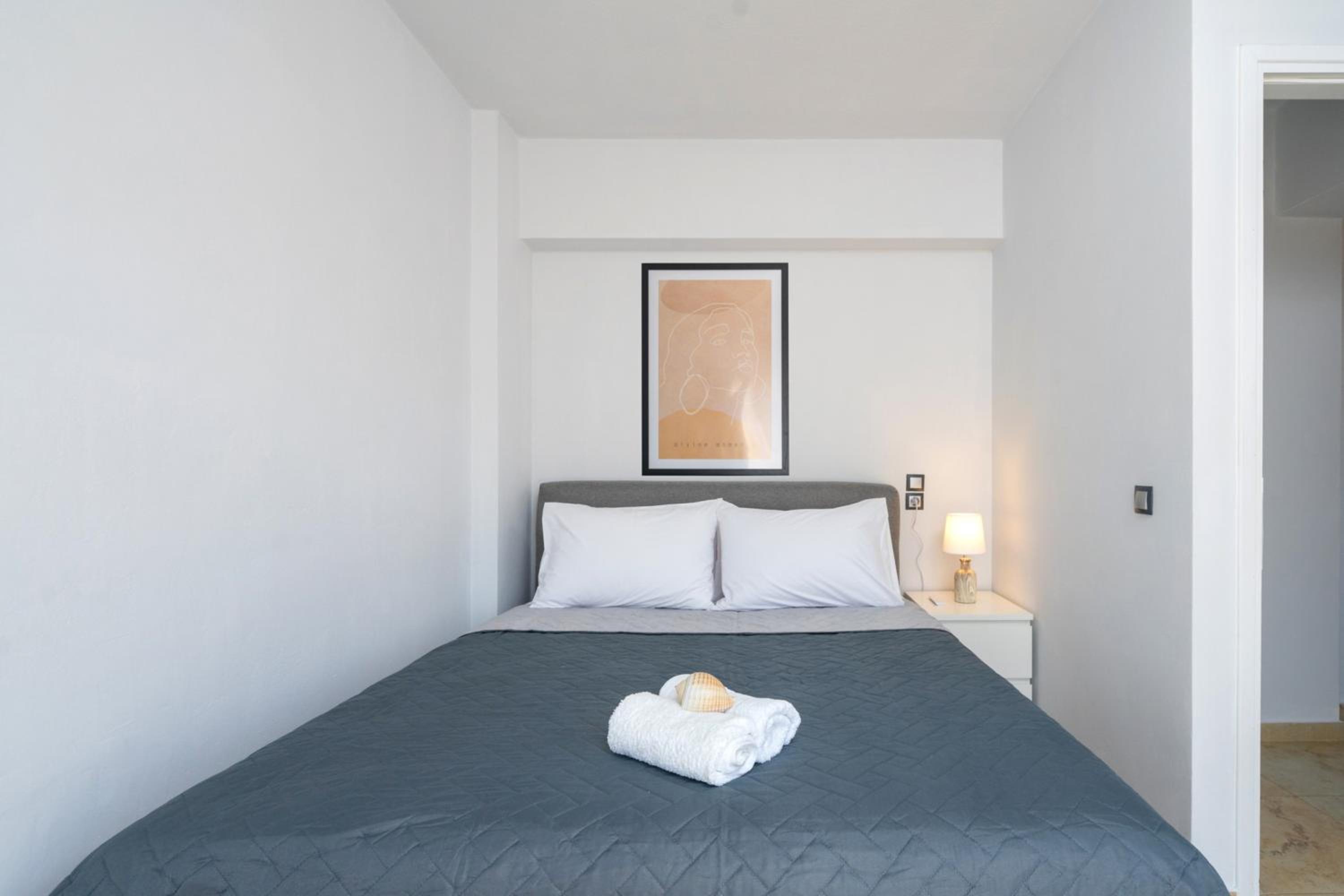 One-Bedroom House photo 1