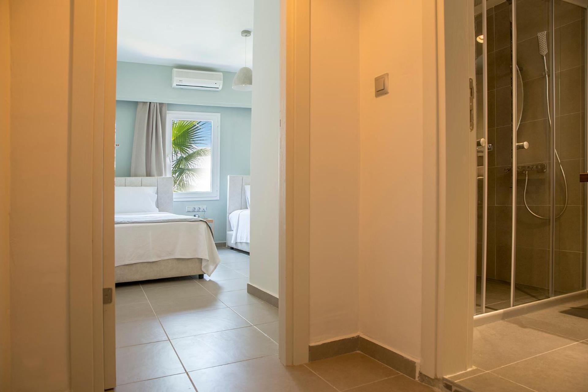Standard Triple Room - Photo 4
