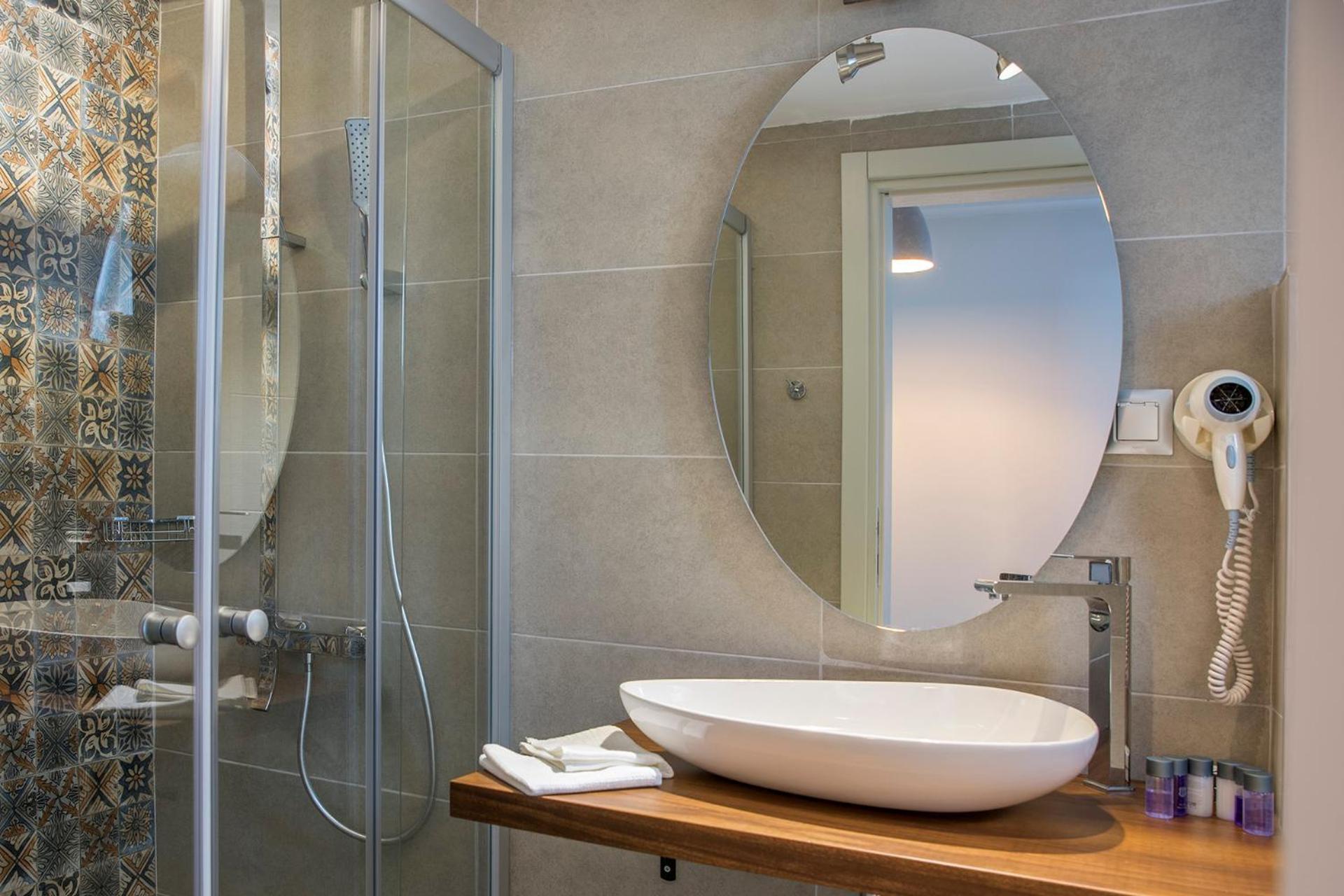 Standard Triple Room - Photo 2