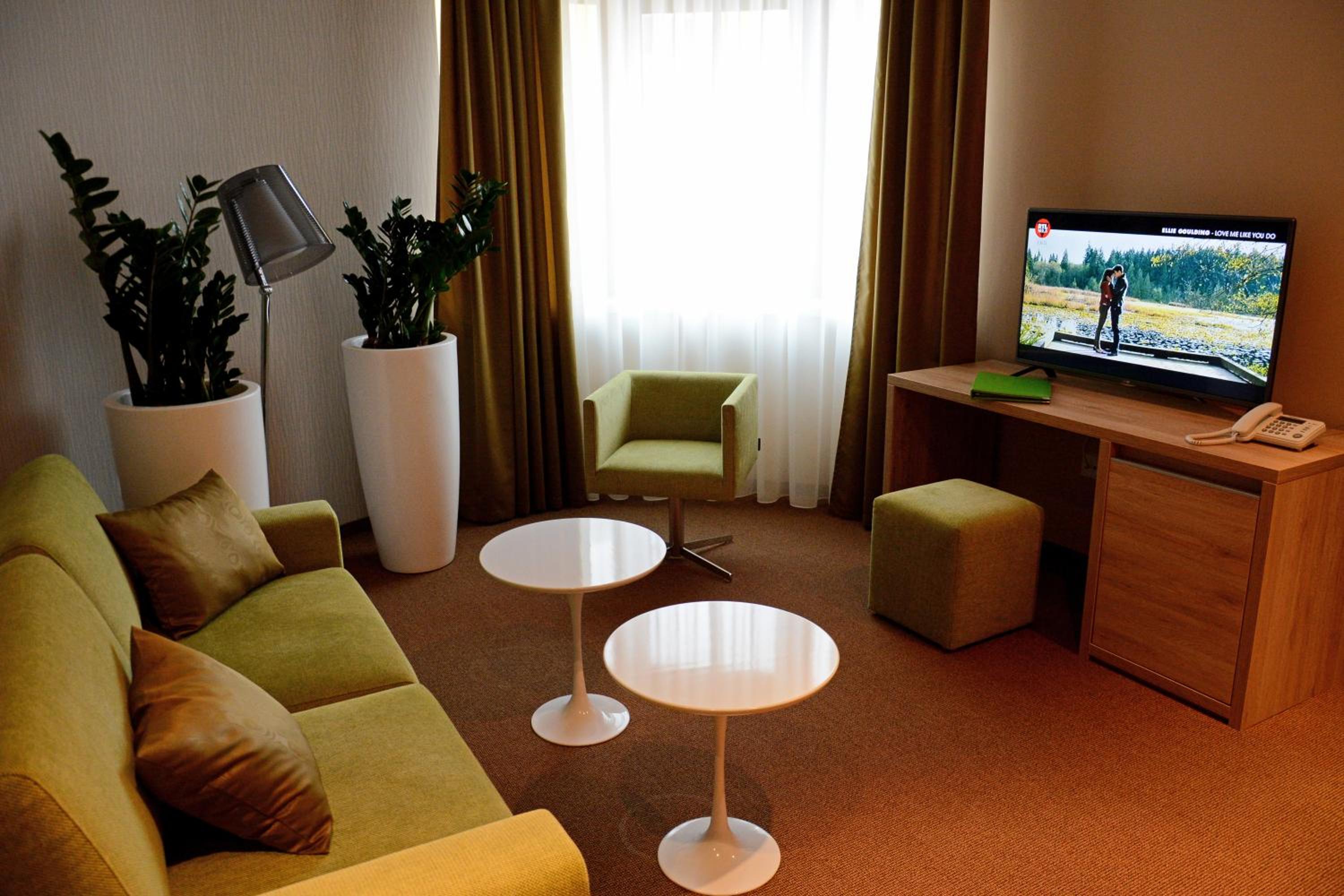Two-Bedroom Apartment with Spa Bath - Photo 1
