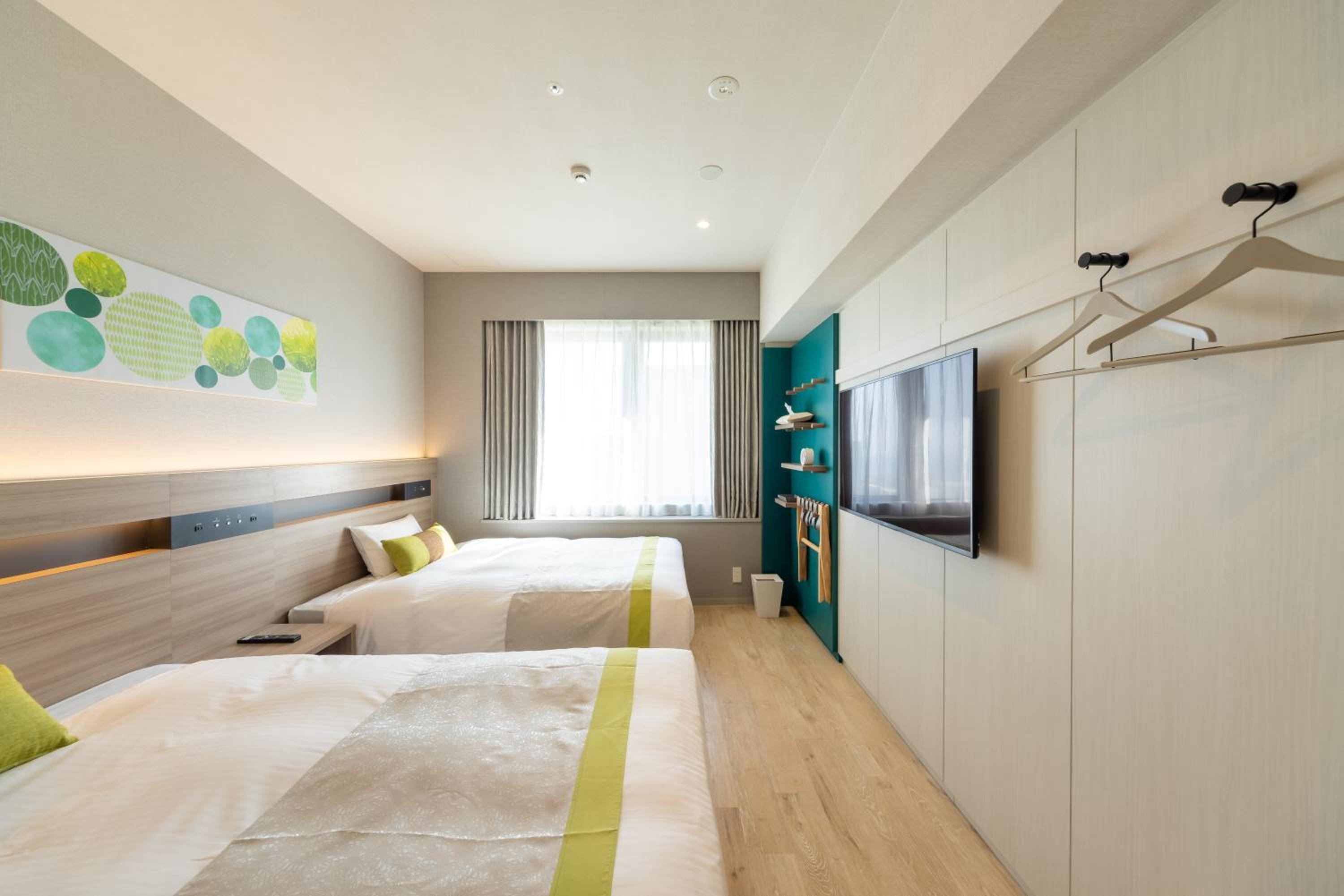 【Summer Limited Buffet Plan】NIJI KAN Casual Twin Room with Shower 4-7F (21㎡)  (NIJI KAN is an Accommodations Only Building) Restaurant and Onsen are in a Different Building.