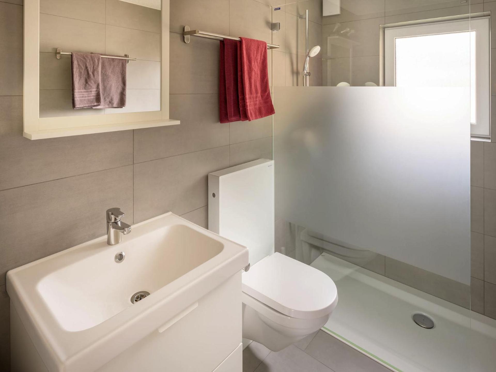 One-Bedroom Apartment with Balcony photo 2