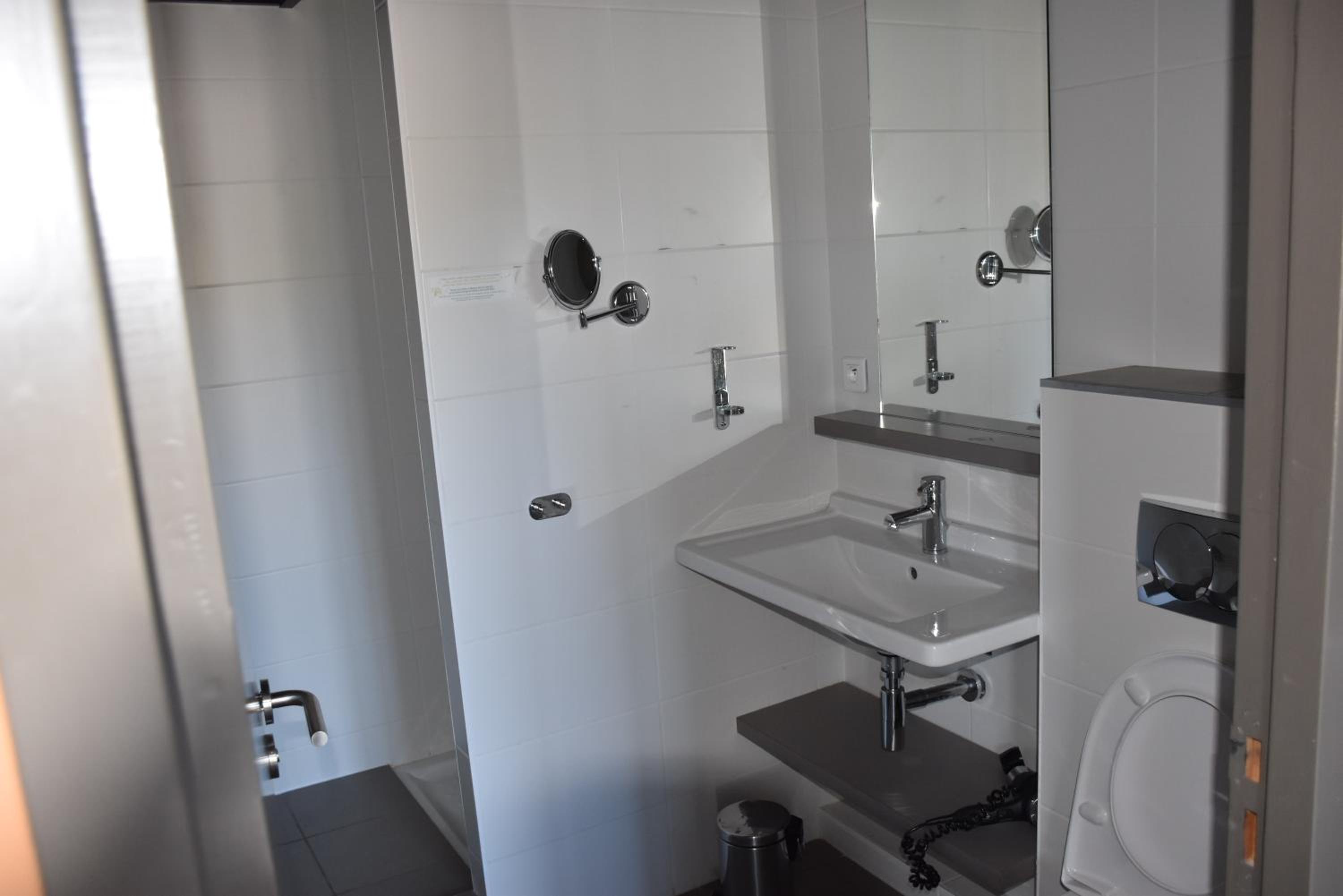 Executive Double Room - Photo 7