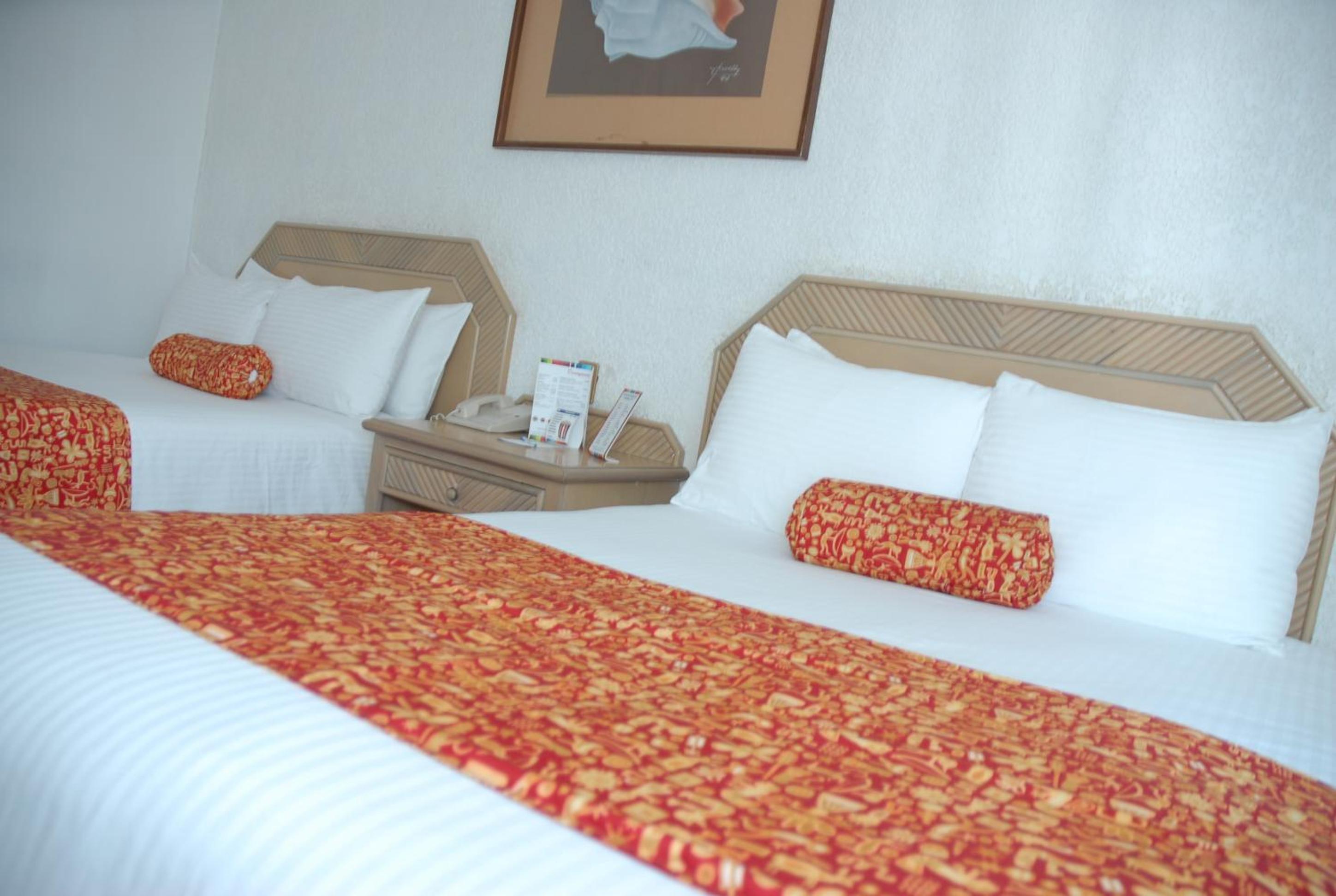 Standard Room with 2 Double Beds - Photo 3