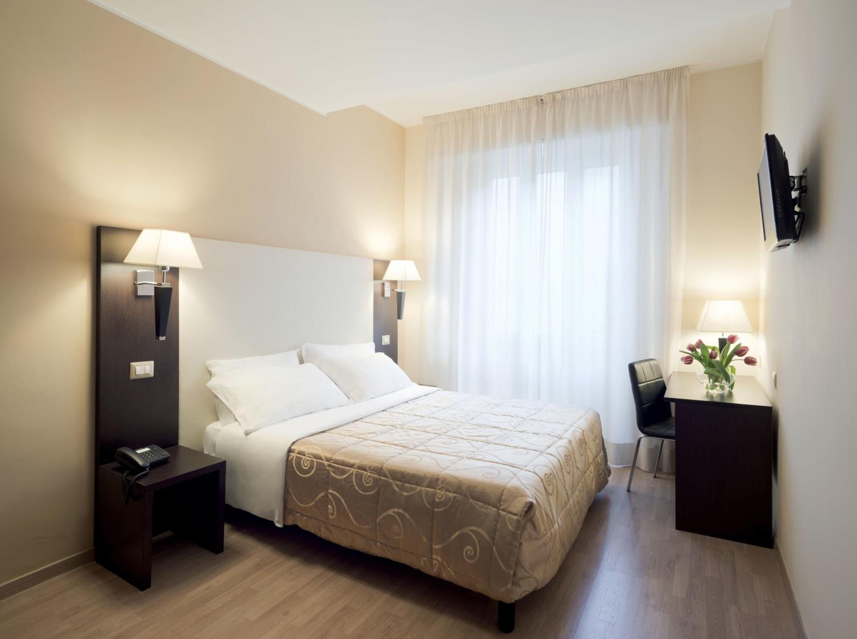 Economy Double Room photo 2