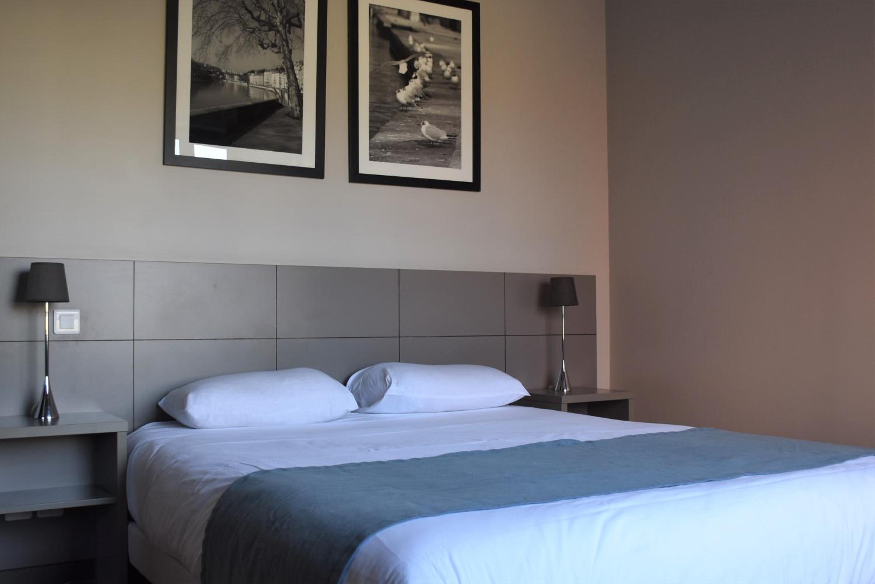 Standard Queen Room - Photo 6