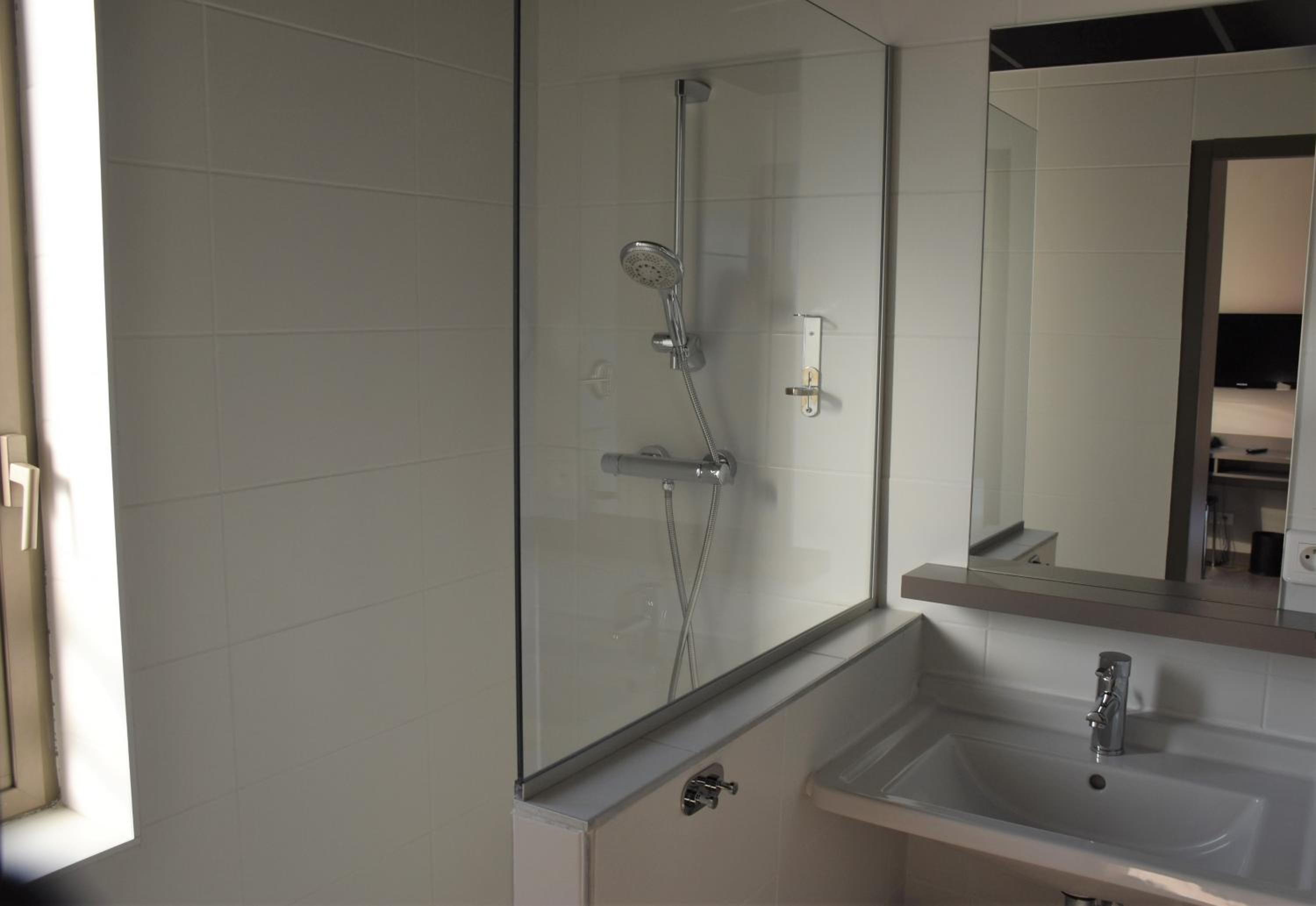 Standard Queen Room - Photo 2