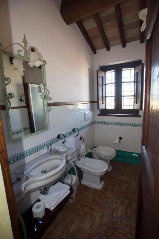 One-Bedroom Apartment - Photo 3