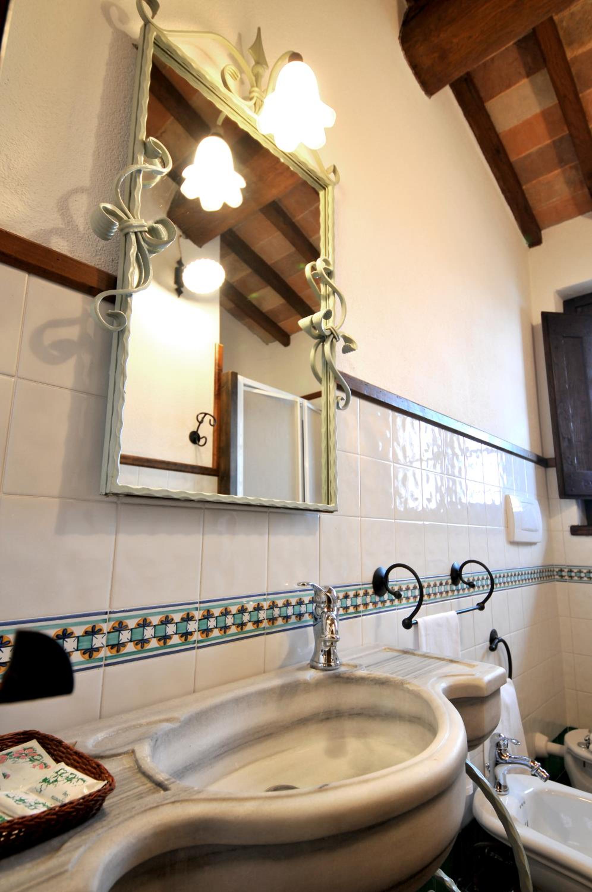 One-Bedroom Apartment - Photo 6