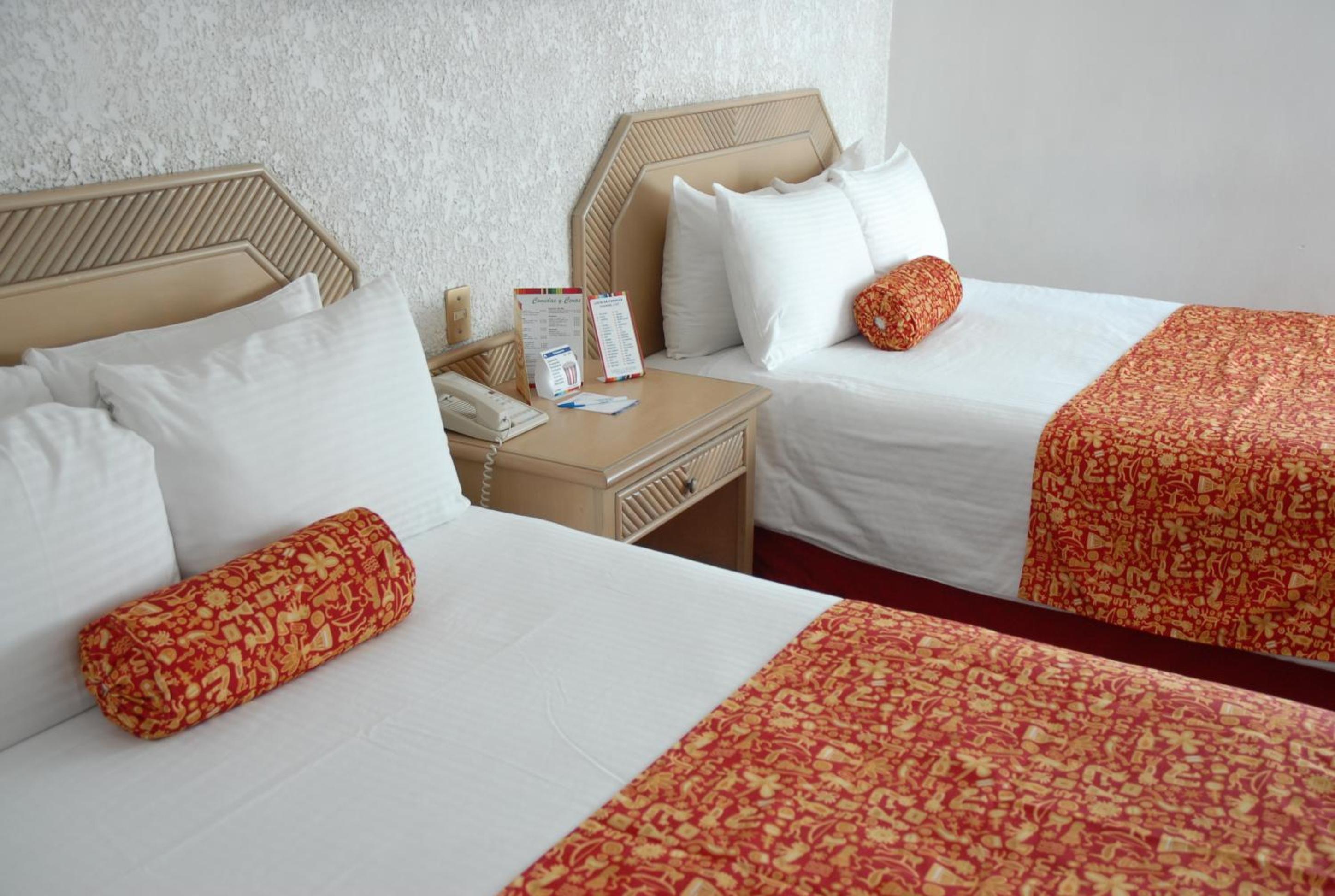 Standard Room with 2 Double Beds - Photo 2