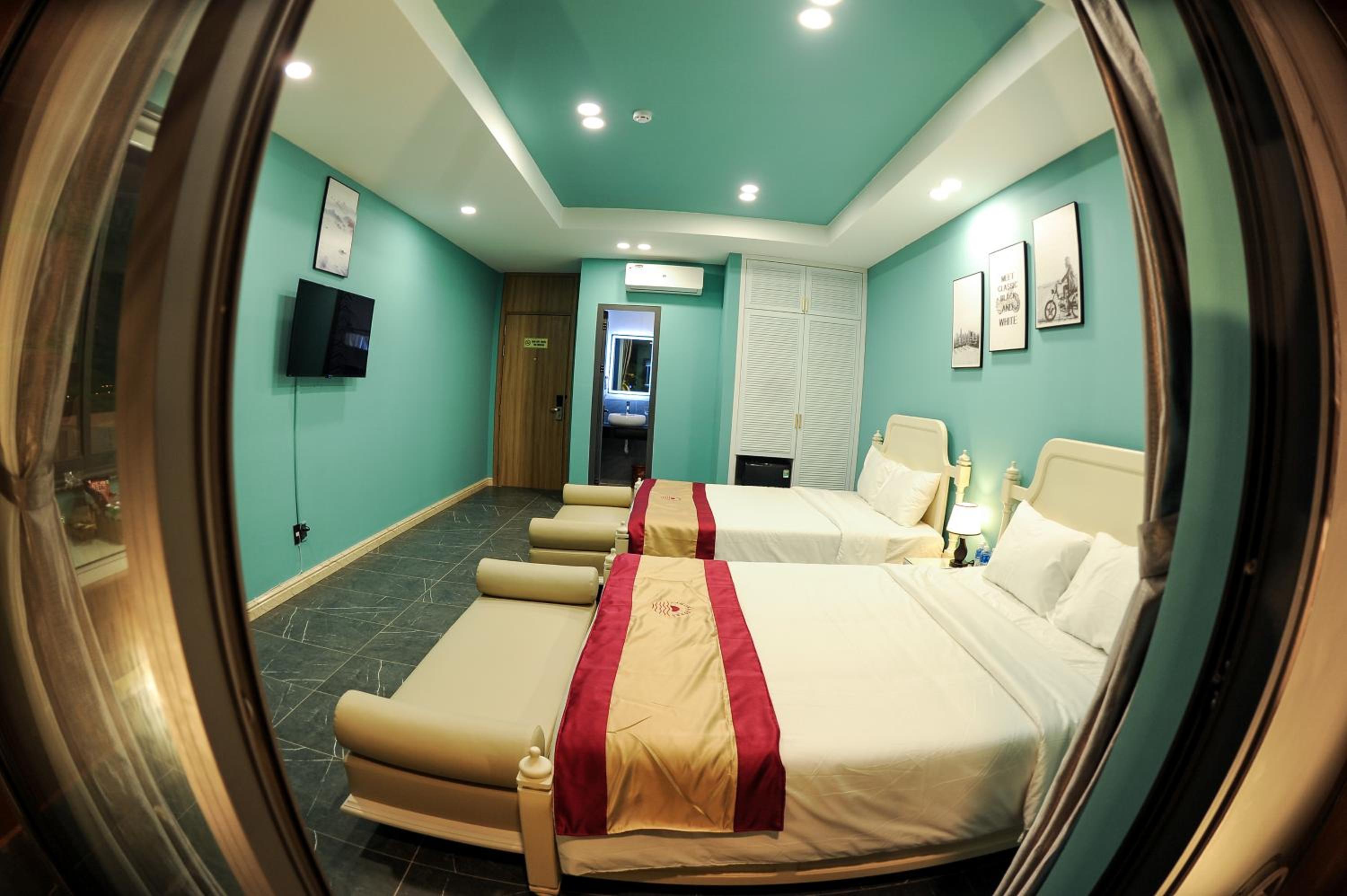 Quadruple Room - Photo 1