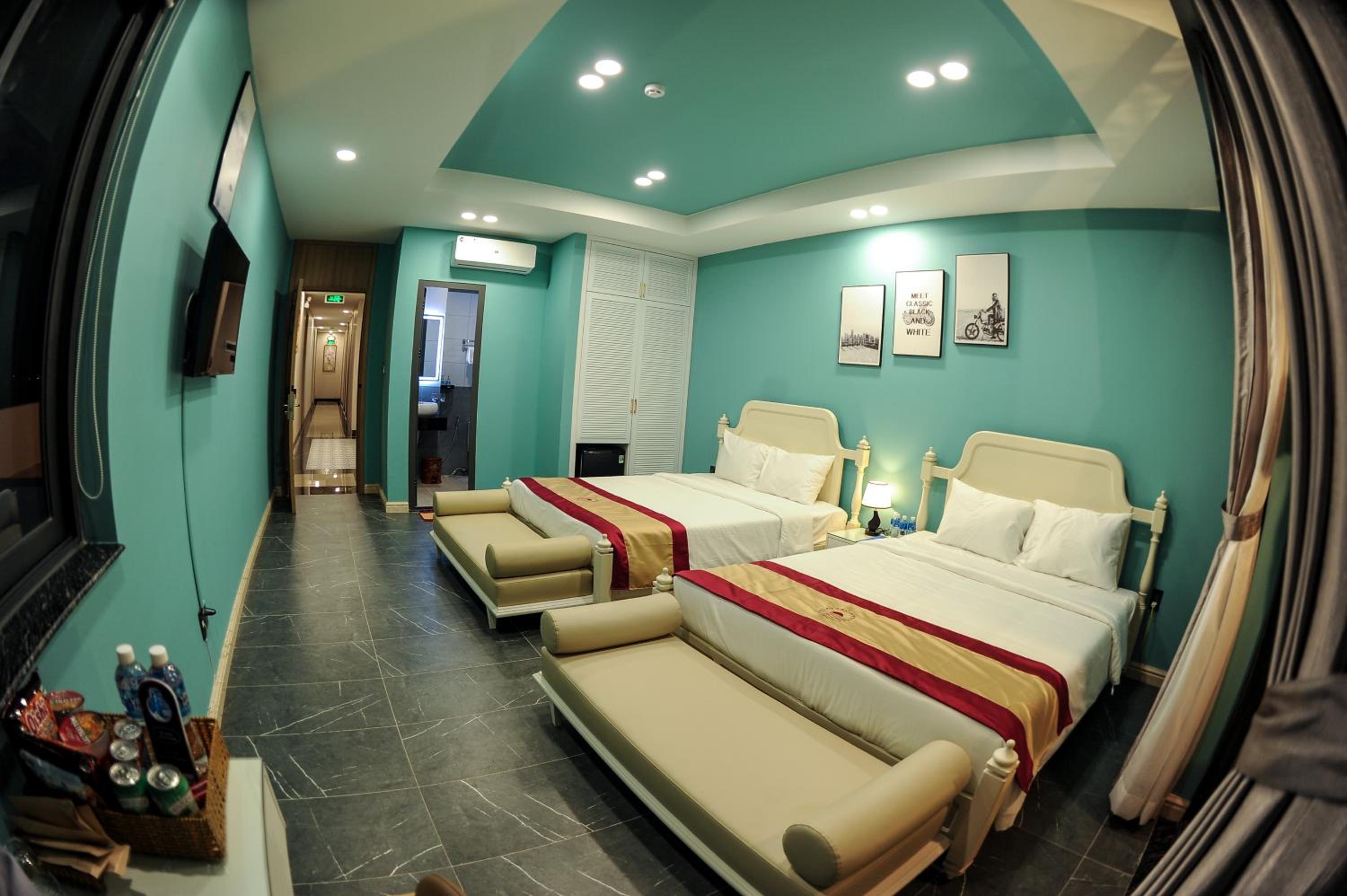 Quadruple Room - Photo 18
